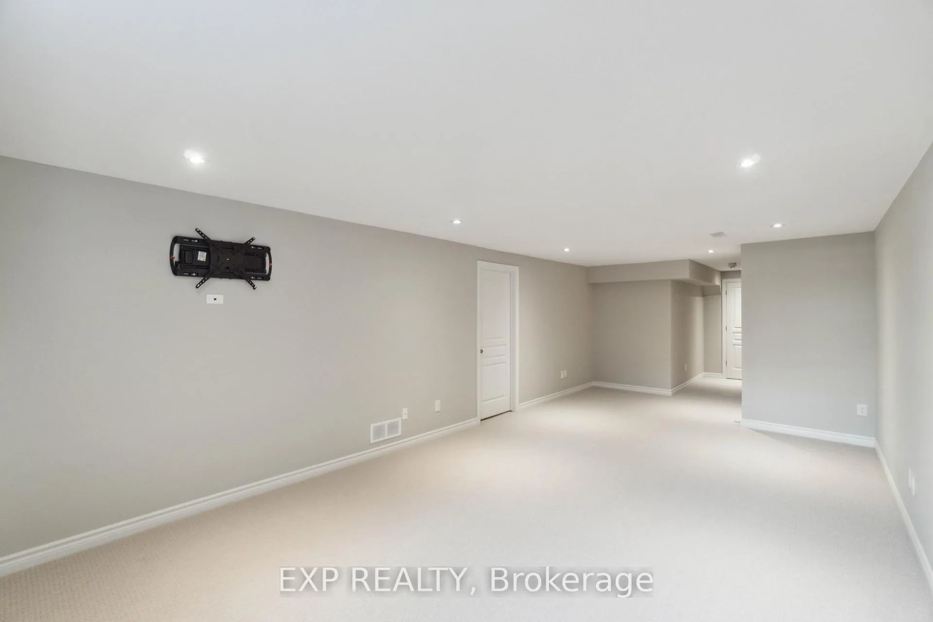 Photo 39 of 760 Carnelian Crescent, Ottawa, Riverside South/Gloucester Glen — HOMEH