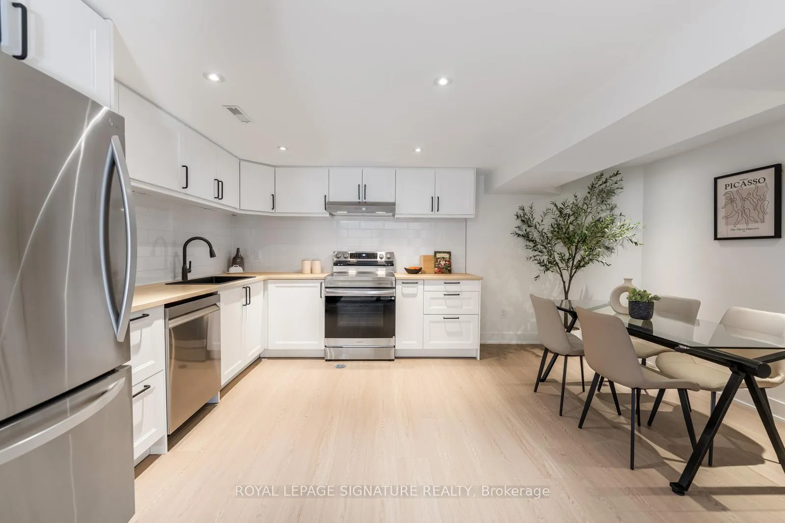 Photo 34 of 917 Vistula Drive, Pickering, West Shore — HOMEH