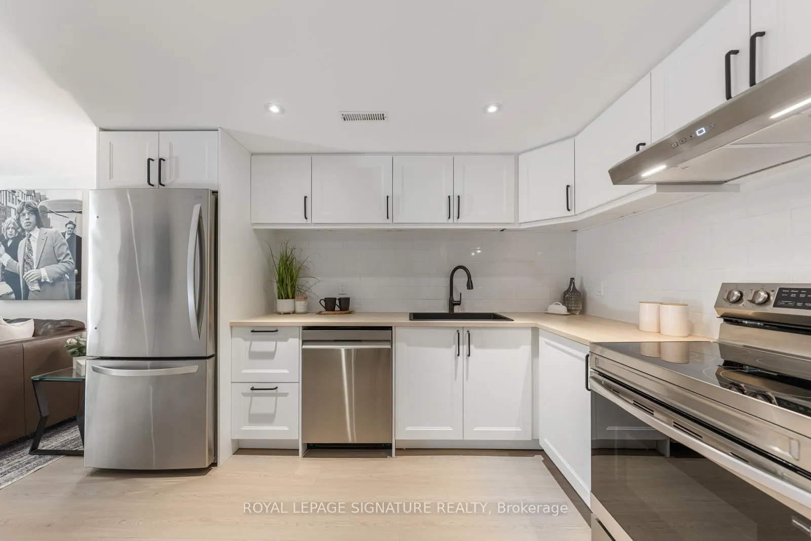 Photo 35 of 917 Vistula Drive, Pickering, West Shore — HOMEH