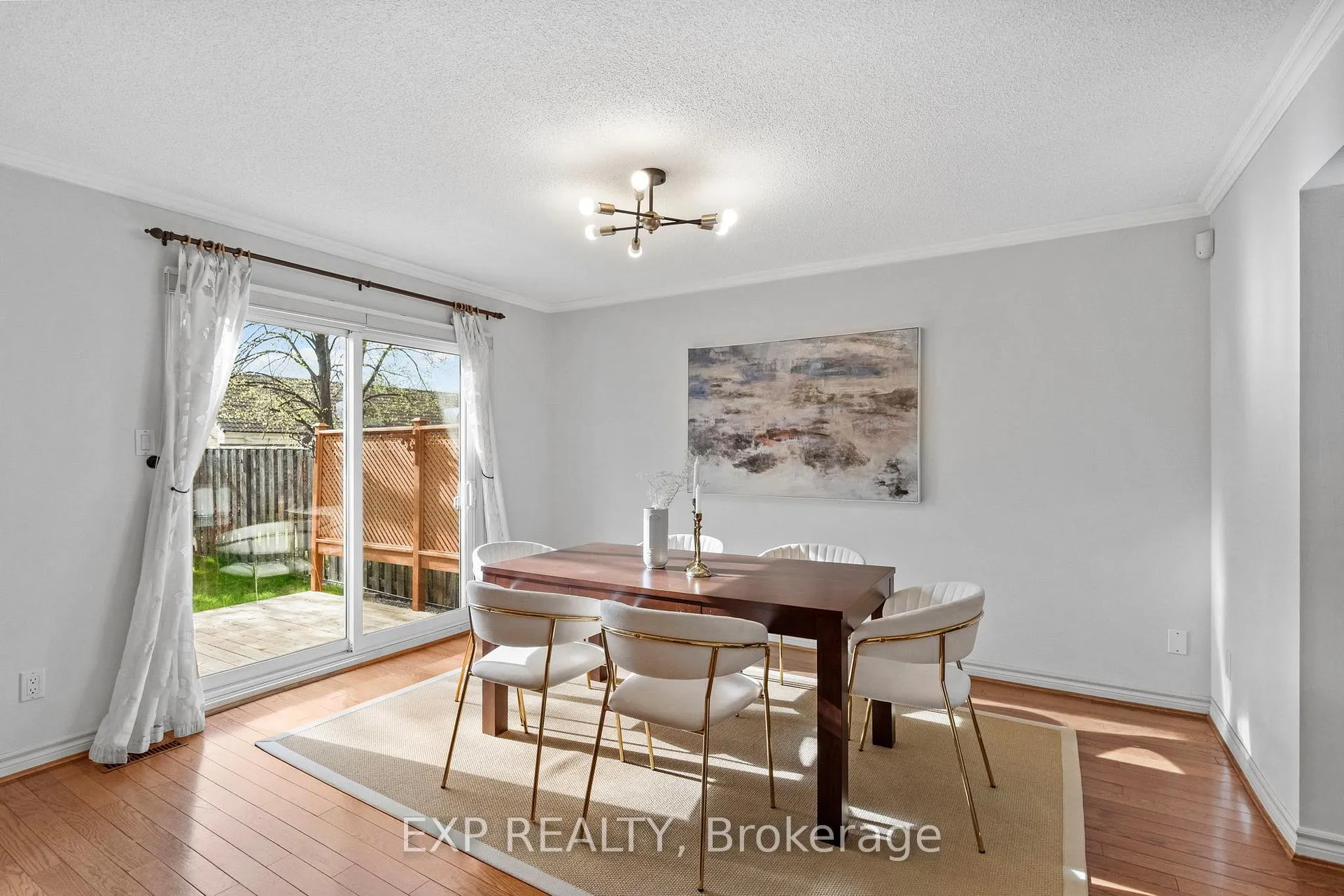 Photo 10 of 24 Juniper Crescent, Markham, Unionville — HOMEH