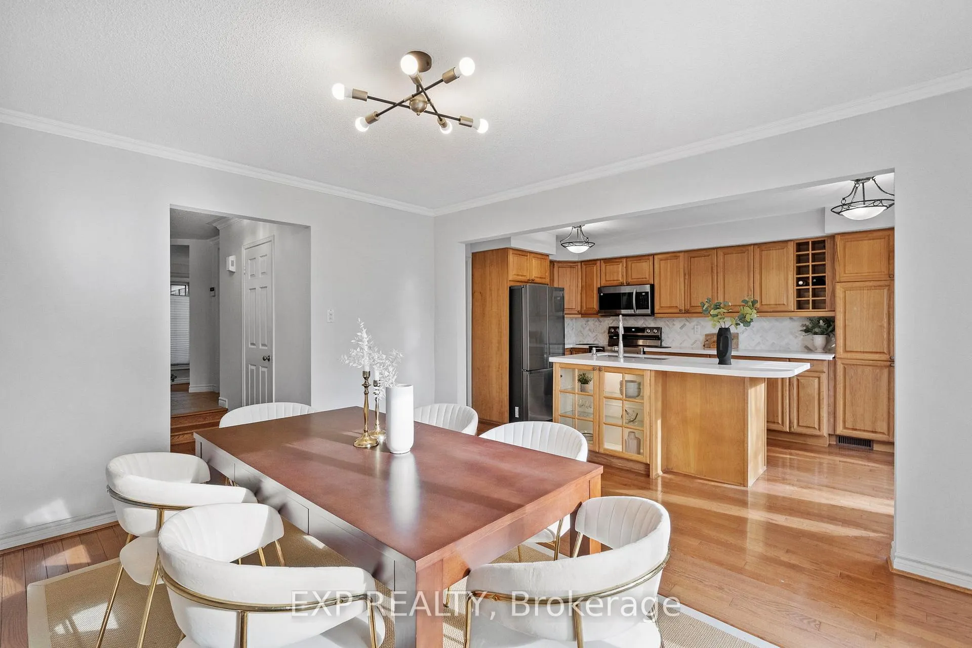 Photo 11 of 24 Juniper Crescent, Markham, Unionville — HOMEH