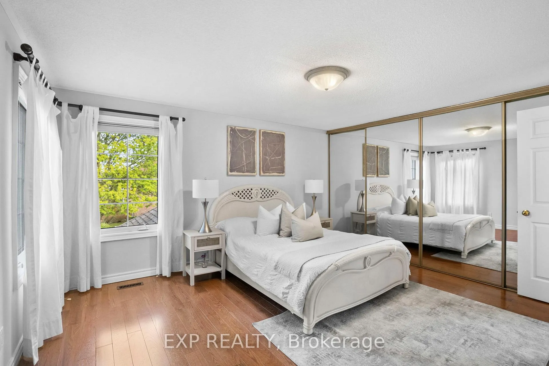 Photo 12 of 24 Juniper Crescent, Markham, Unionville — HOMEH