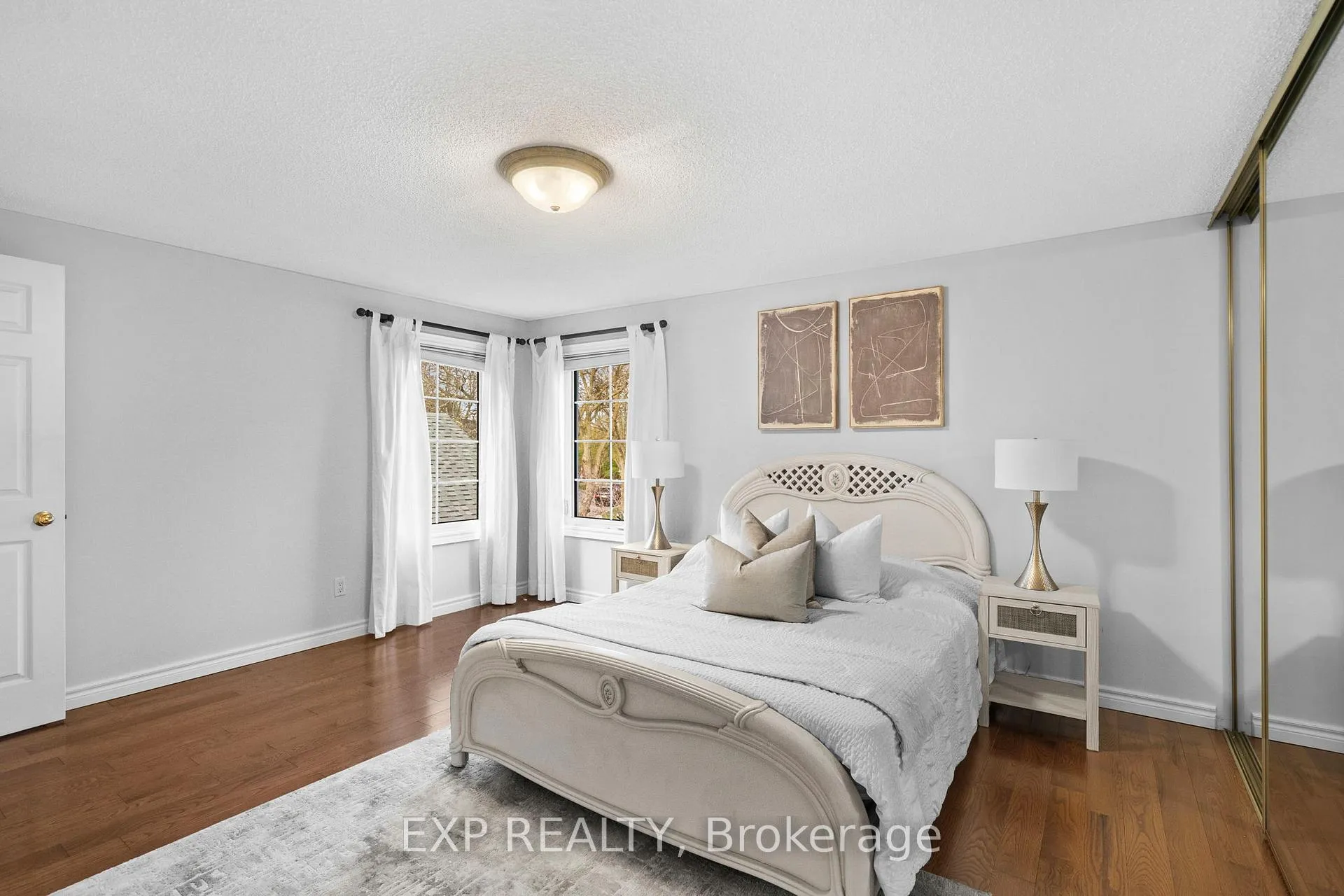 Photo 13 of 24 Juniper Crescent, Markham, Unionville — HOMEH
