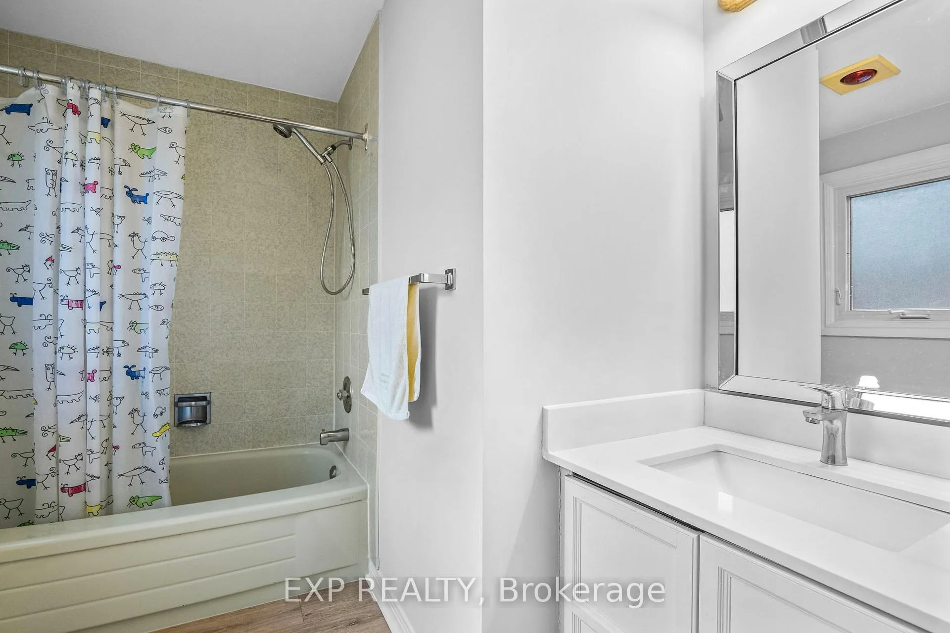 Photo 15 of 24 Juniper Crescent, Markham, Unionville — HOMEH