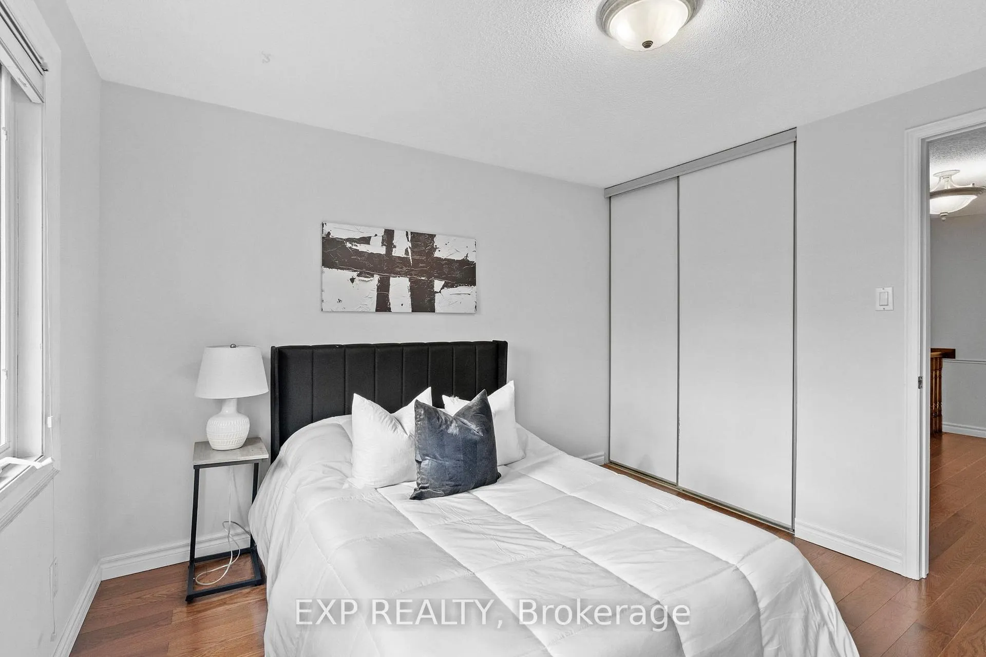 Photo 18 of 24 Juniper Crescent, Markham, Unionville — HOMEH