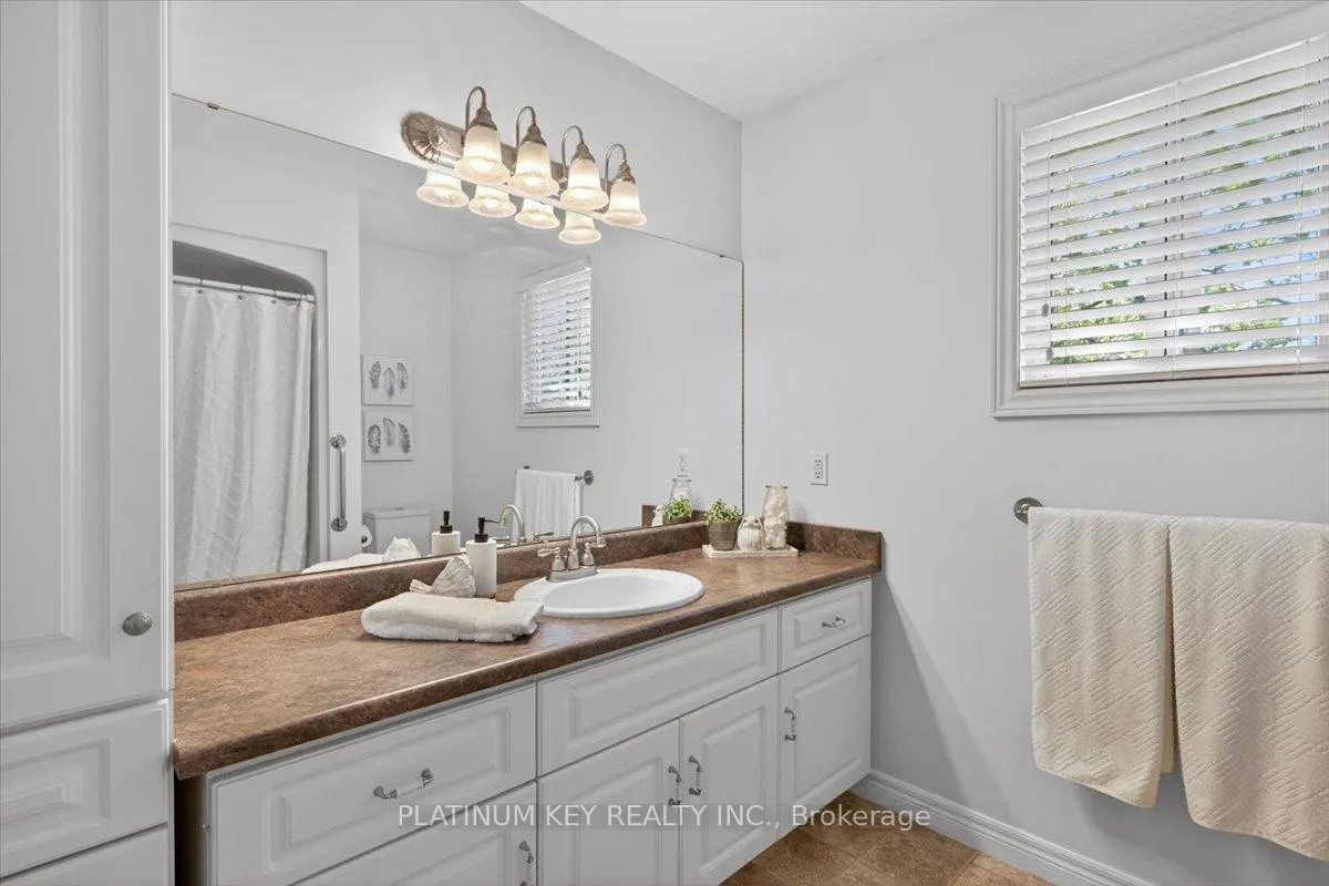 Photo 12 of 519 Darcy Drive, Strathroy-Caradoc, NE — HOMEH