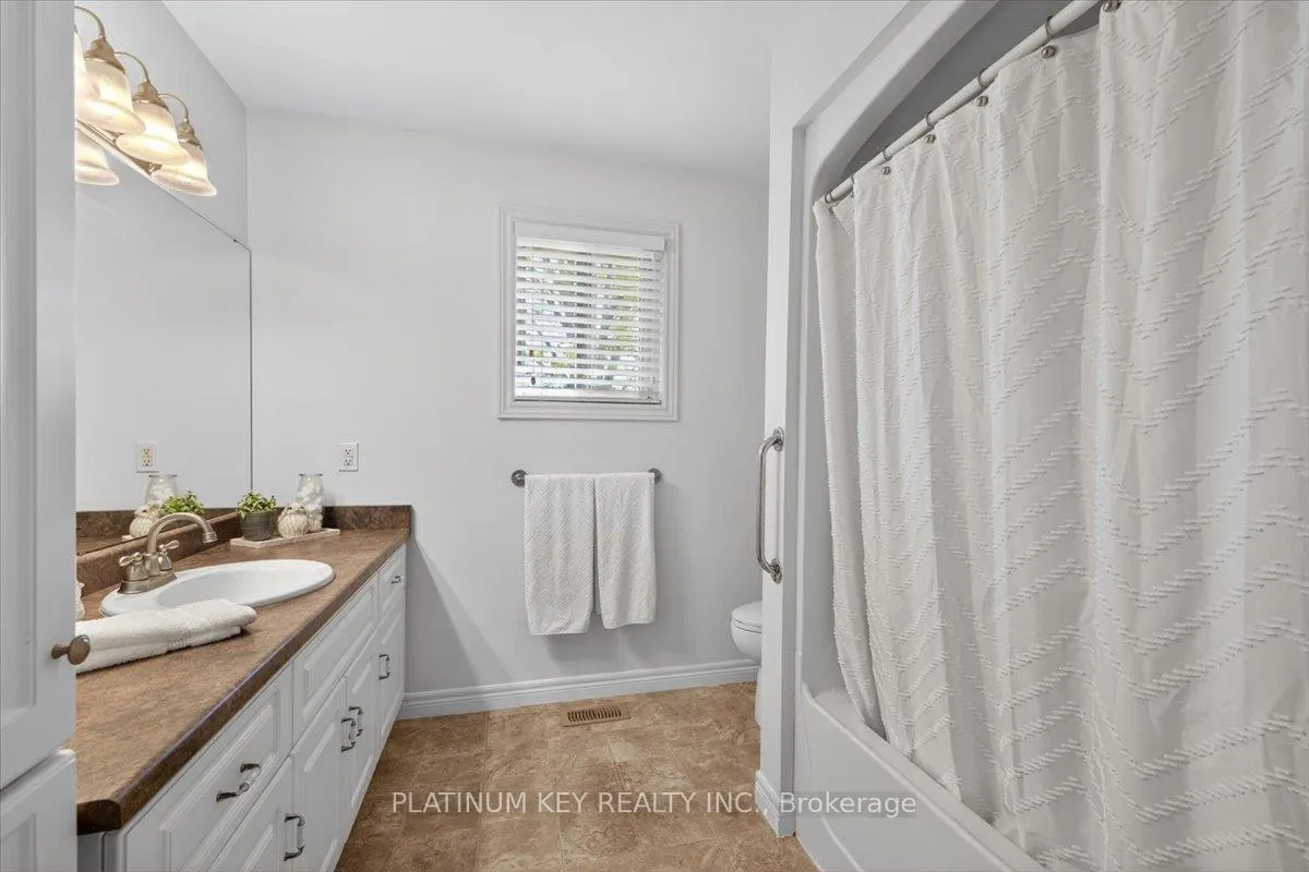 Photo 13 of 519 Darcy Drive, Strathroy-Caradoc, NE — HOMEH