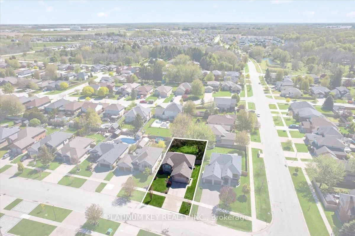Photo 25 of 519 Darcy Drive, Strathroy-Caradoc, NE — HOMEH