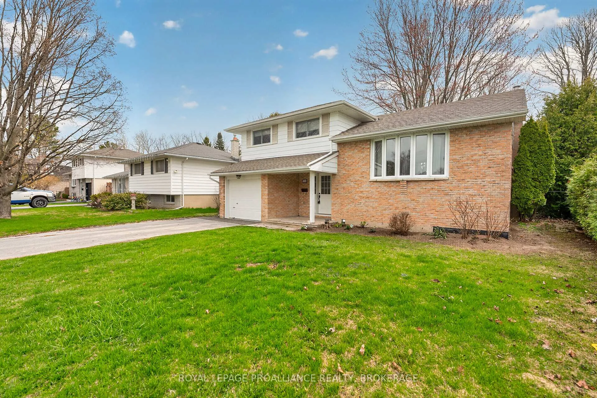 Photo 4 of 296 Olympus Avenue, Kingston, City Southwest — HOMEH
