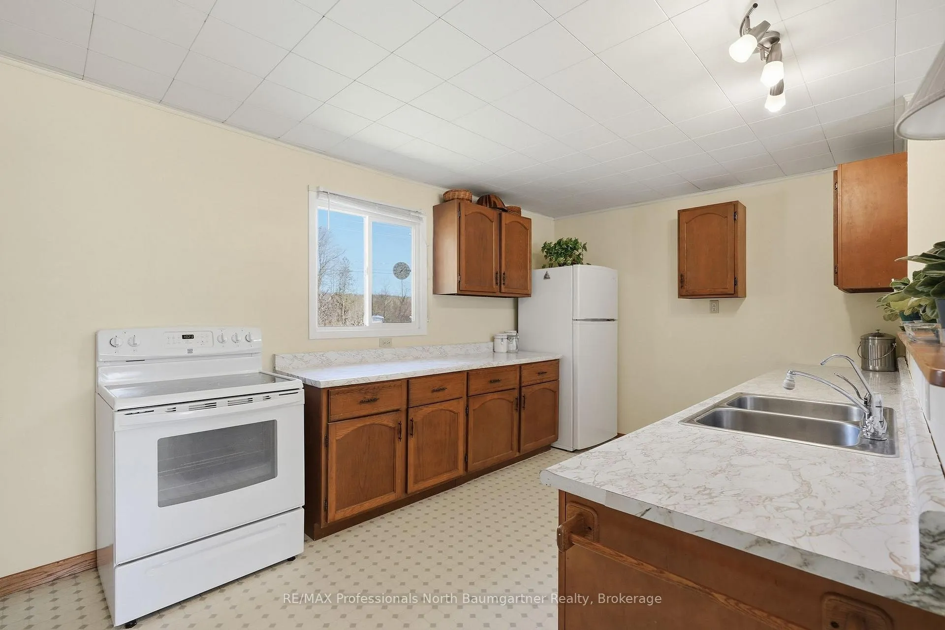 Photo 11 of 4112 Deep Bay Road, Minden Hills, Lutterworth — HOMEH
