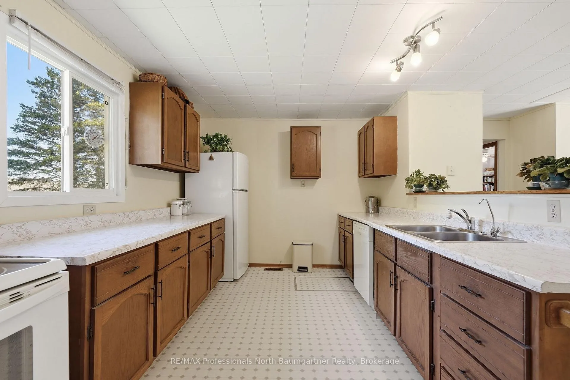Photo 12 of 4112 Deep Bay Road, Minden Hills, Lutterworth — HOMEH