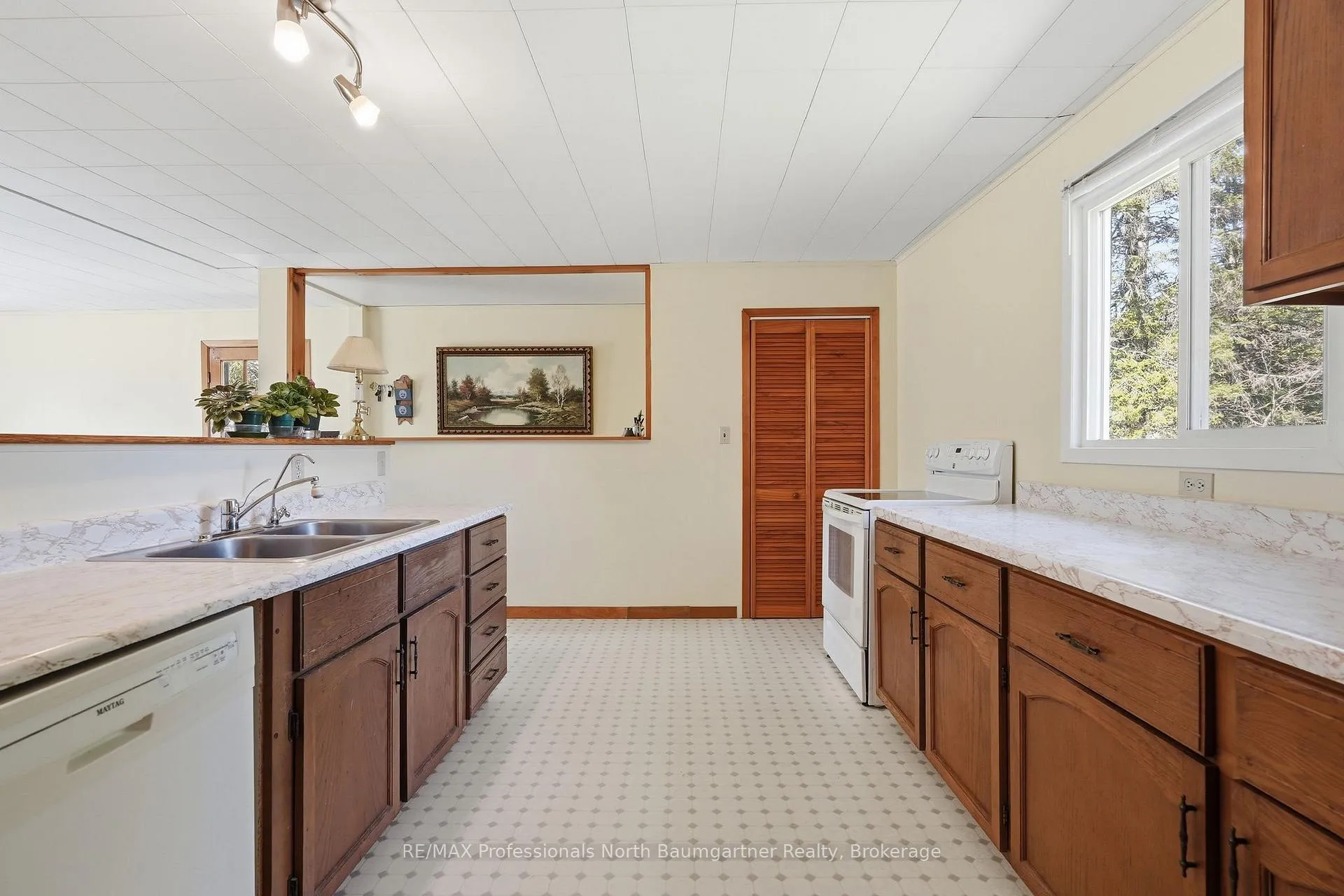 Photo 13 of 4112 Deep Bay Road, Minden Hills, Lutterworth — HOMEH