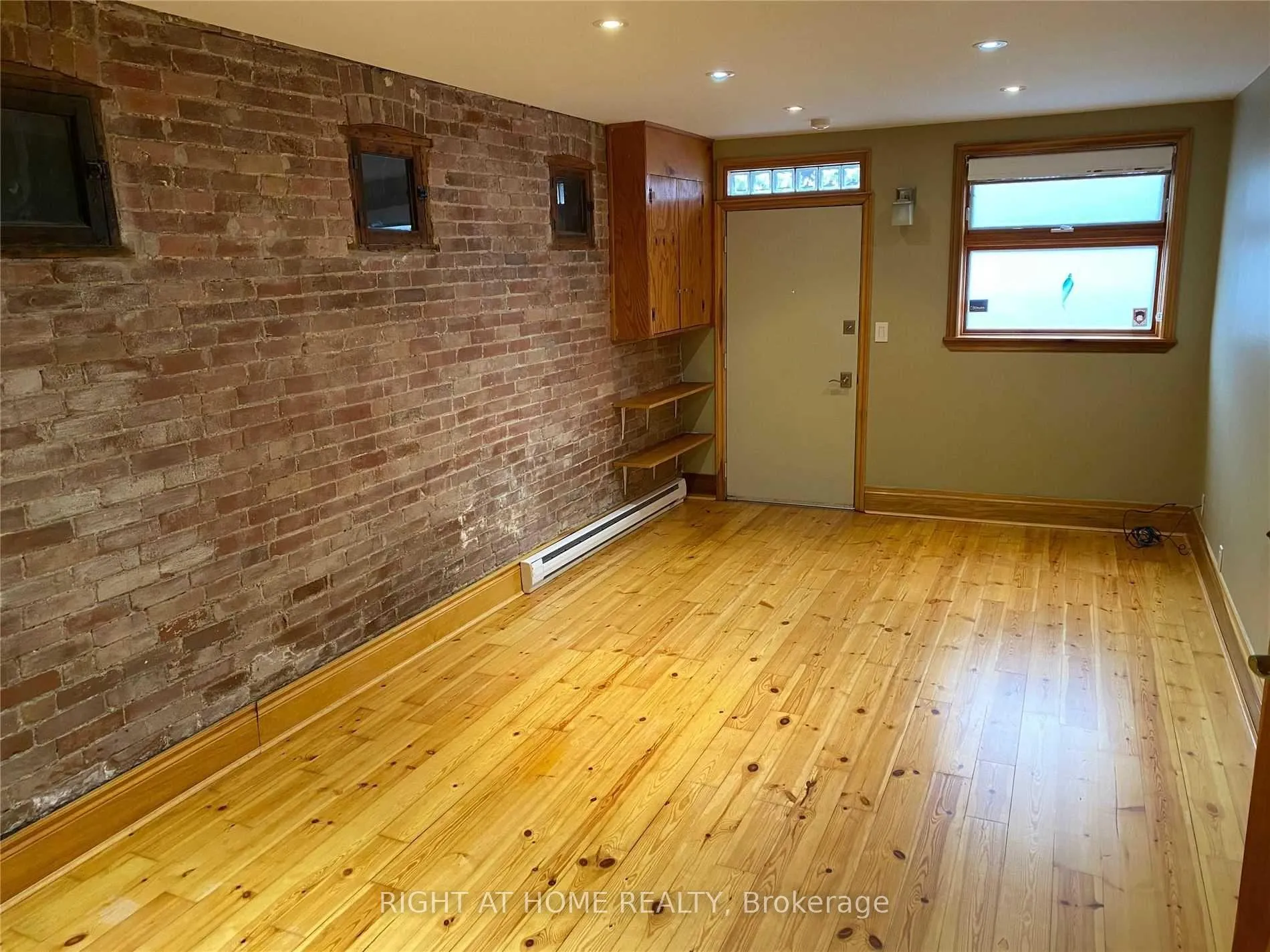 Photo 2 of 22 Croft Street, Toronto, University — HOMEH