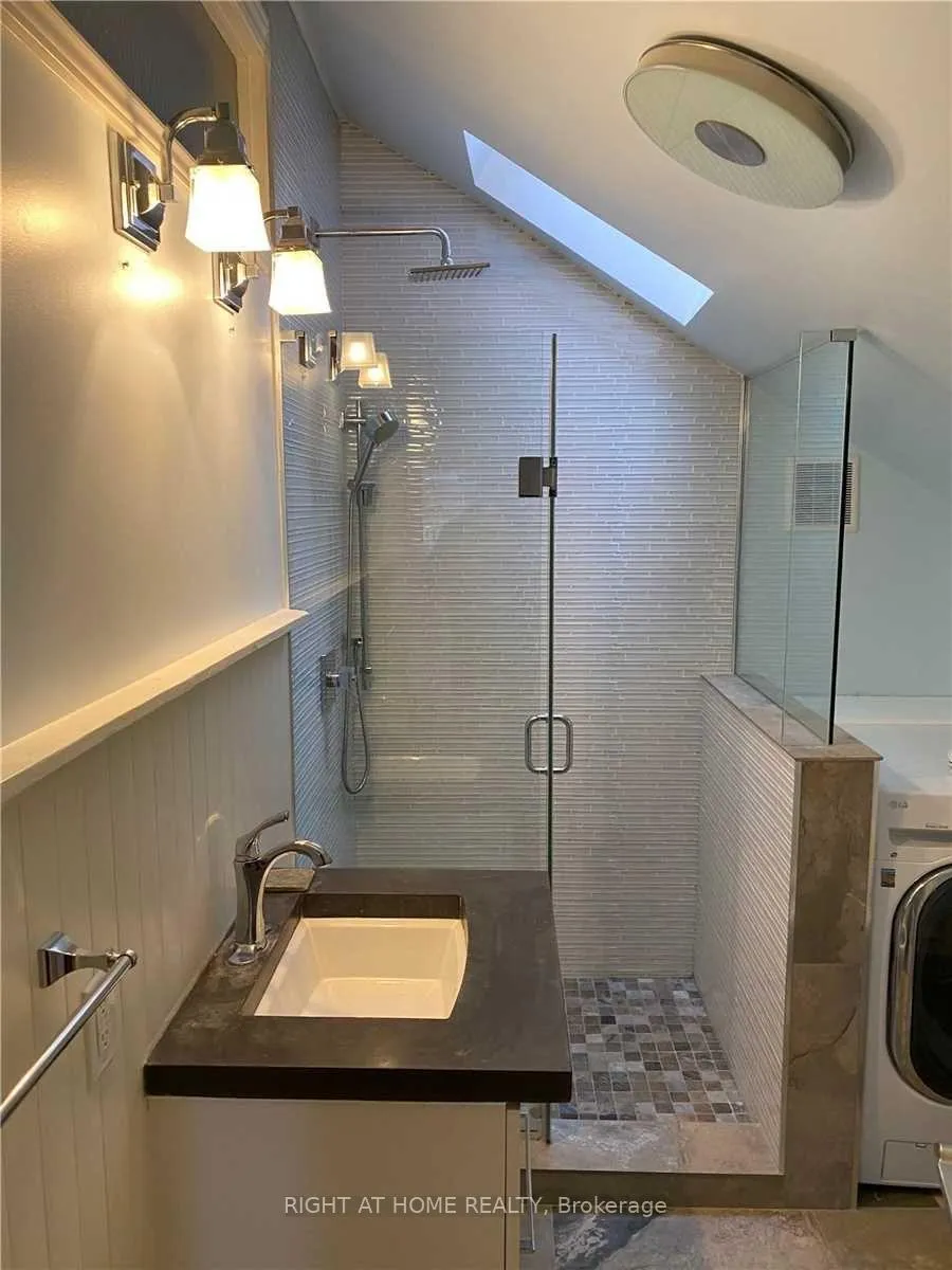 Photo 3 of 22 Croft Street, Toronto, University — HOMEH