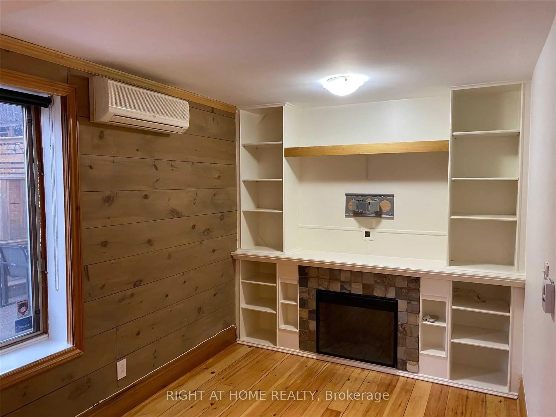 Photo 5 of 22 Croft Street, Toronto, University — HOMEH