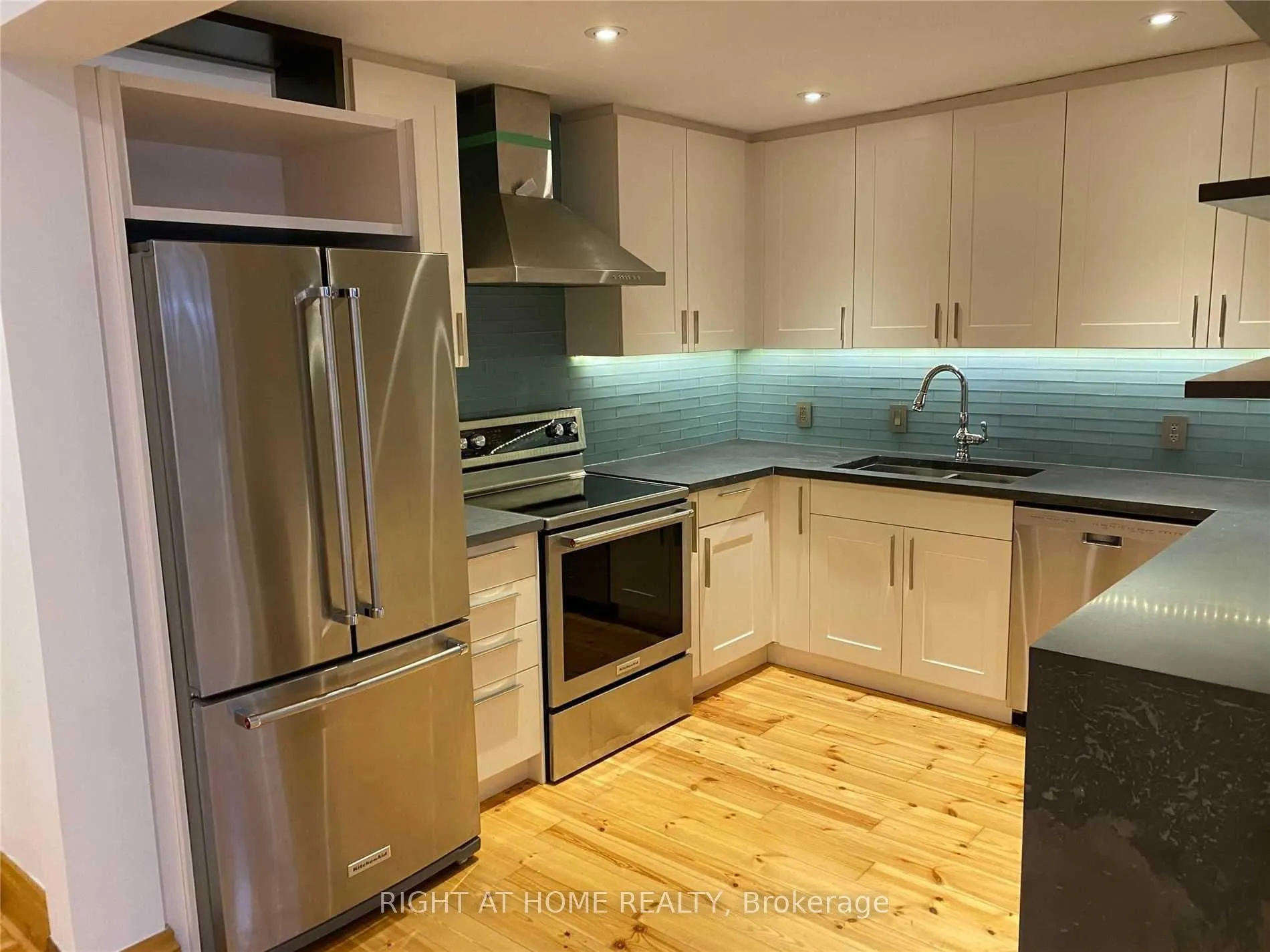Photo 7 of 22 Croft Street, Toronto, University — HOMEH