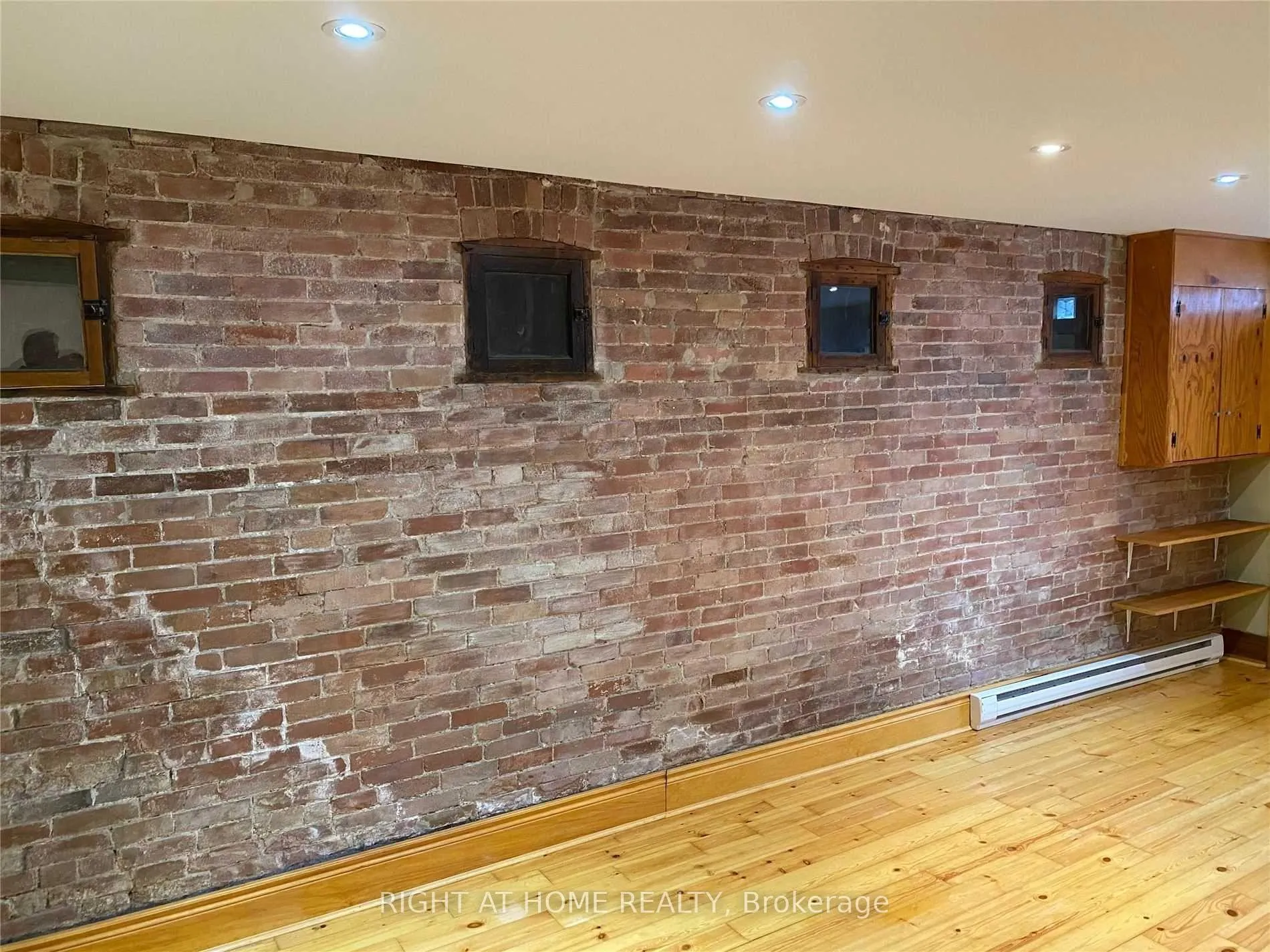 Photo 10 of 22 Croft Street, Toronto, University — HOMEH