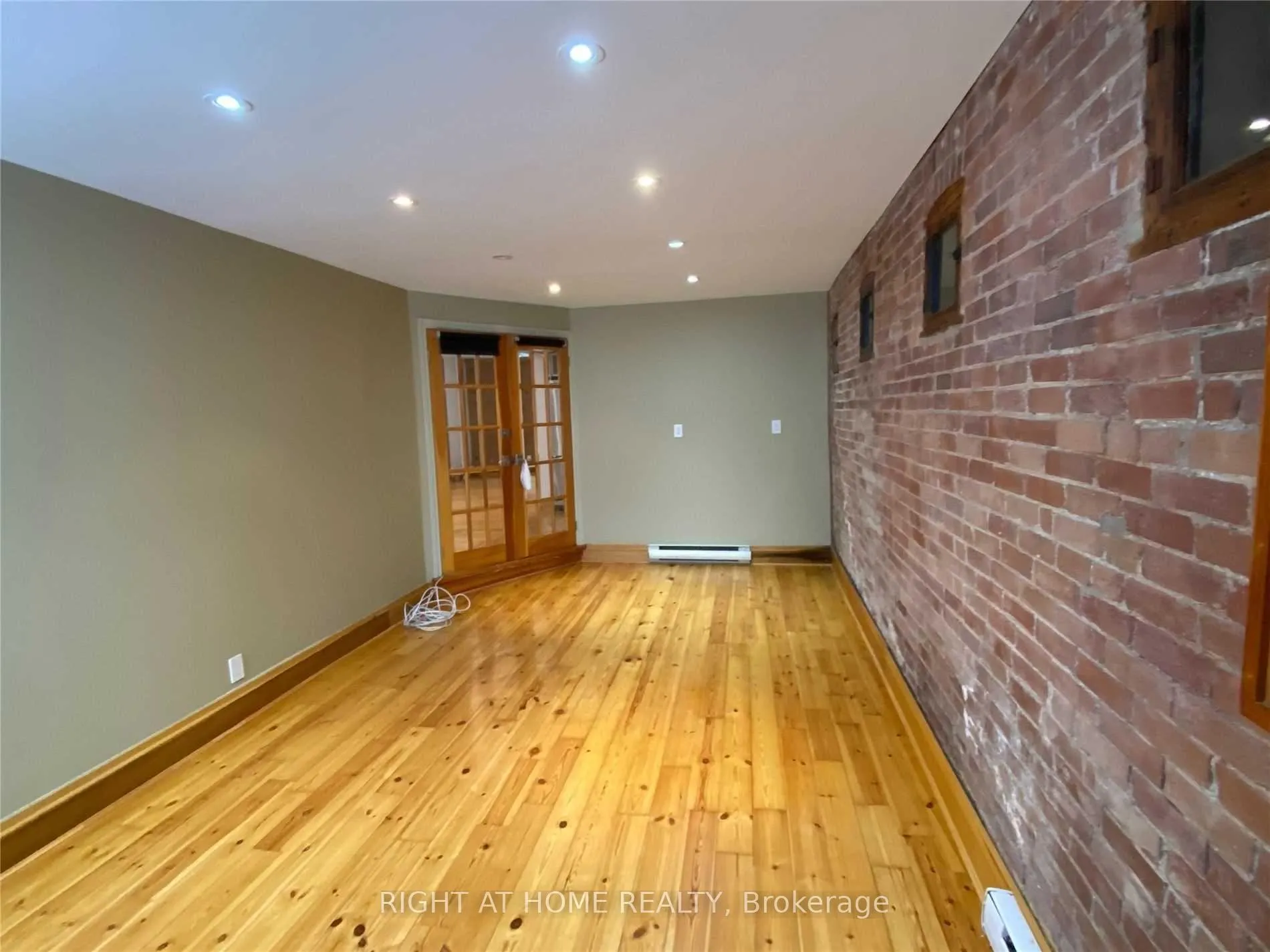 Photo 17 of 22 Croft Street, Toronto, University — HOMEH