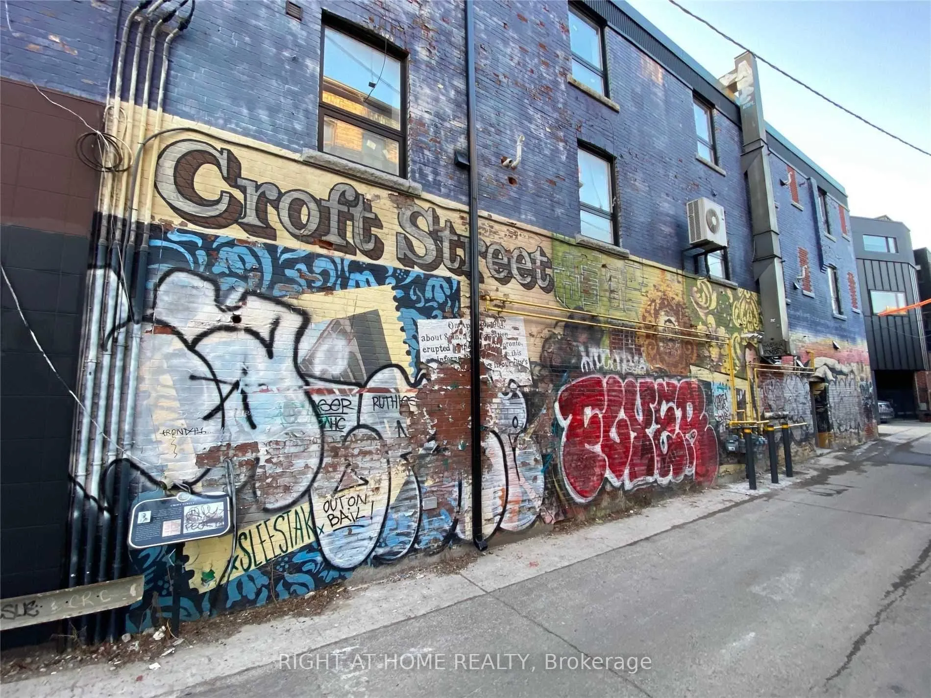Photo 20 of 22 Croft Street, Toronto, University — HOMEH