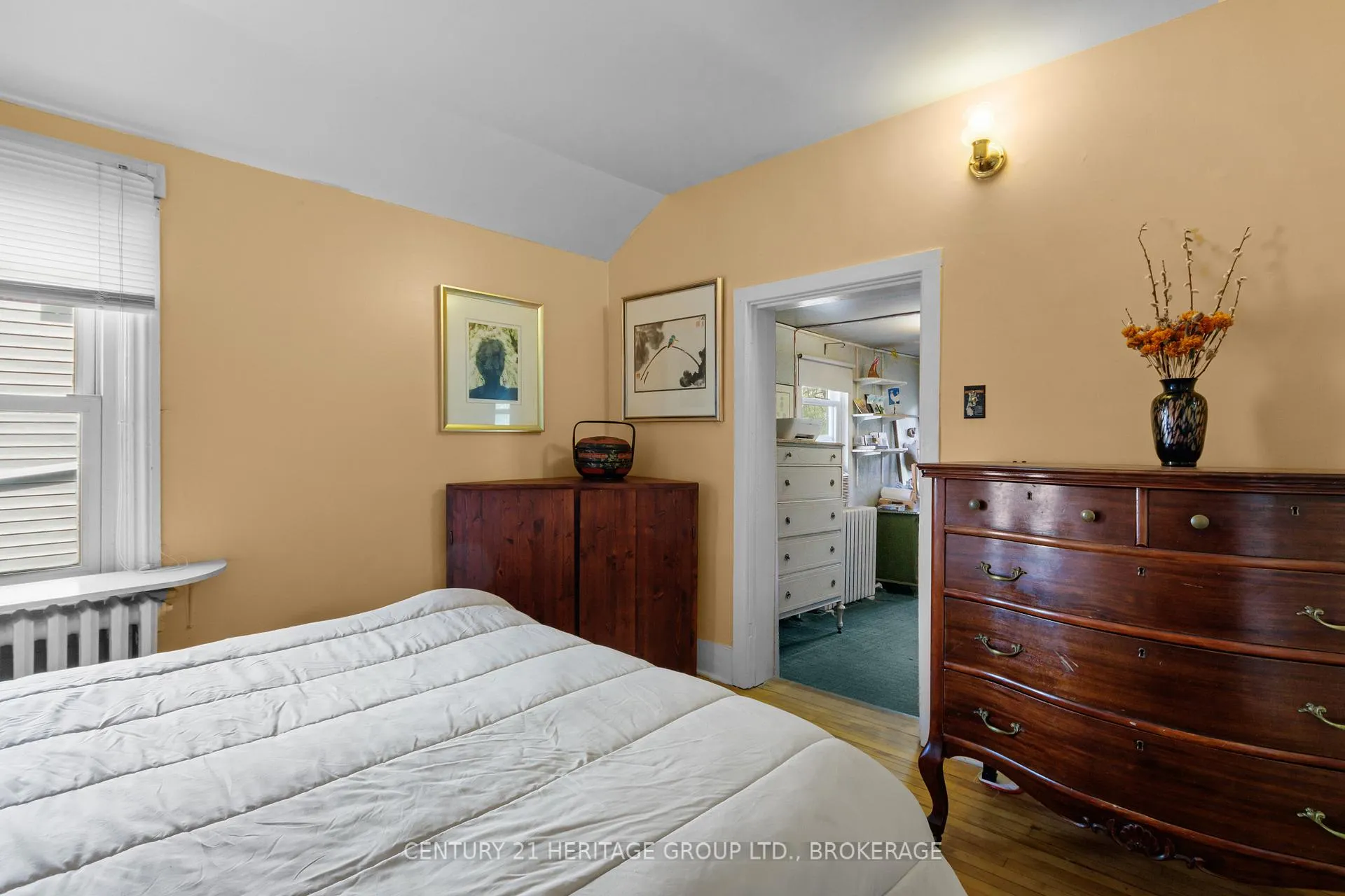 Photo 25 of 126 Charles Street, Kingston, East of Sir John A. Blvd — HOMEH