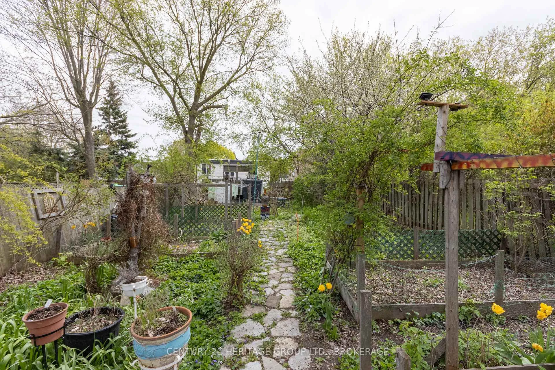 Photo 34 of 126 Charles Street, Kingston, East of Sir John A. Blvd — HOMEH