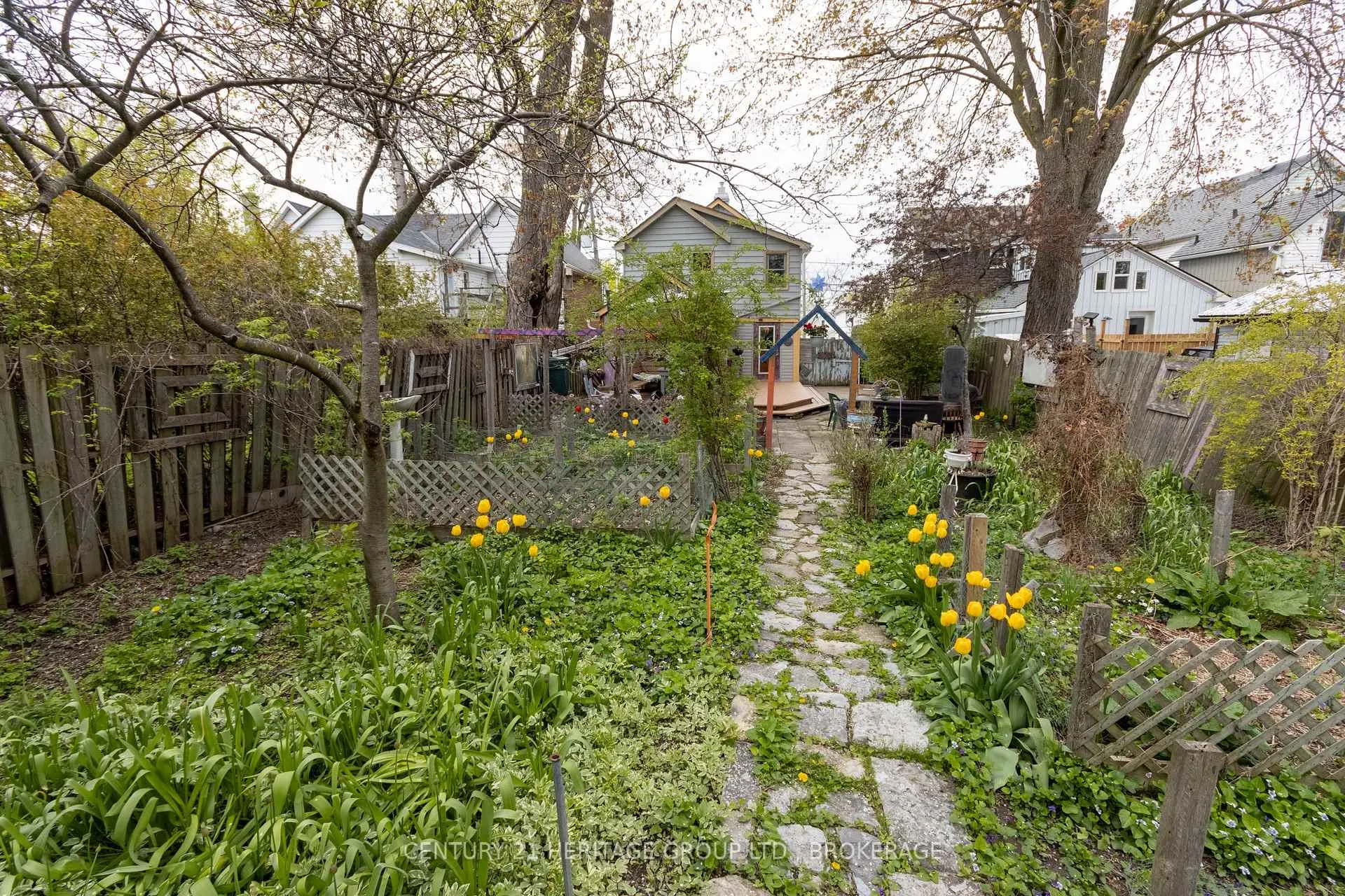 Photo 37 of 126 Charles Street, Kingston, East of Sir John A. Blvd — HOMEH