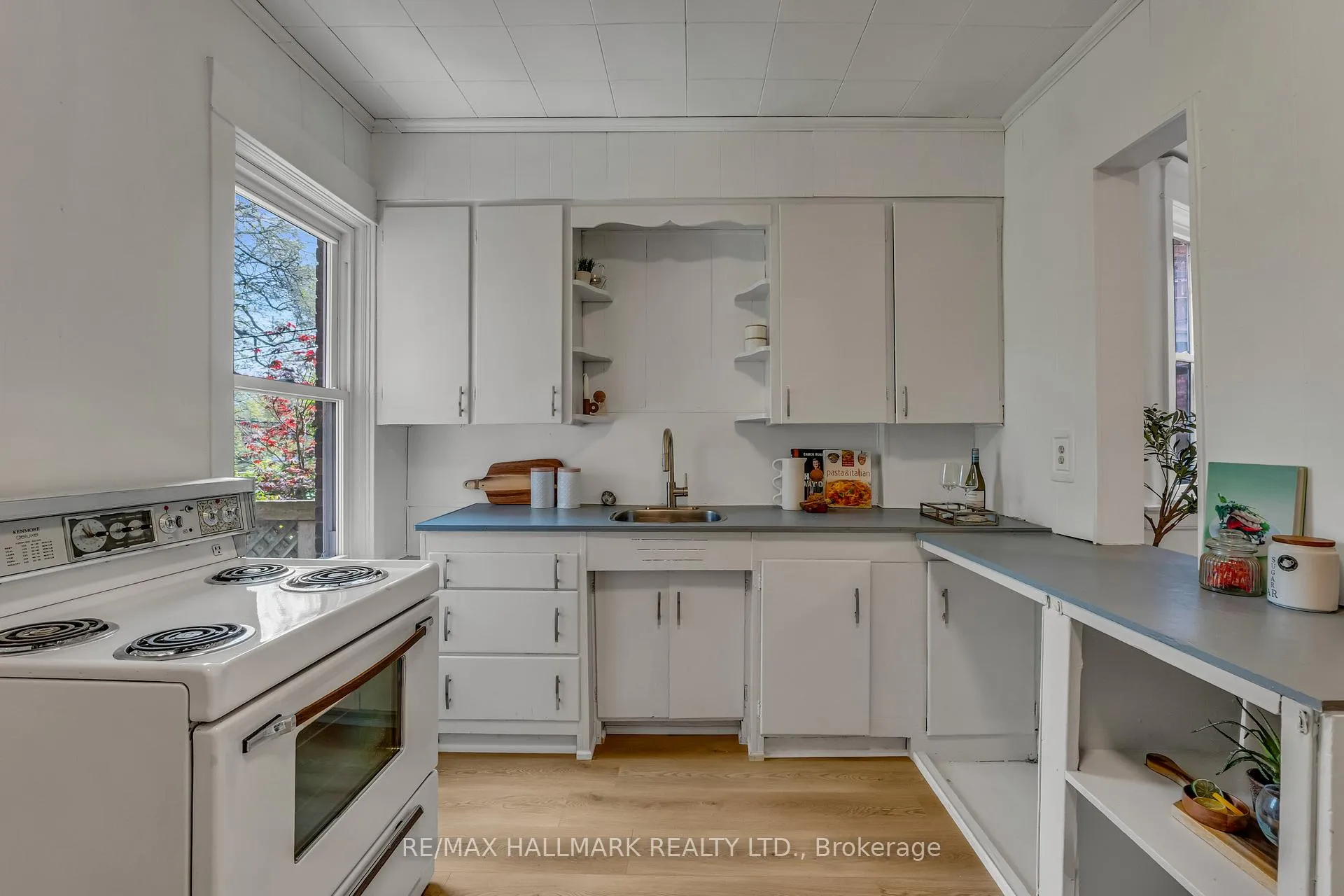 Photo 14 of 49 Ravina Crescent, Toronto, Blake-Jones — HOMEH