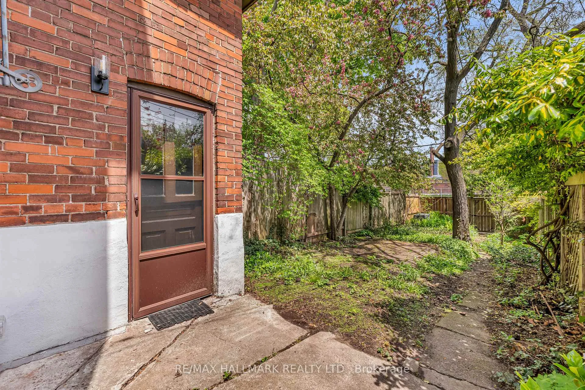 Photo 38 of 49 Ravina Crescent, Toronto, Blake-Jones — HOMEH