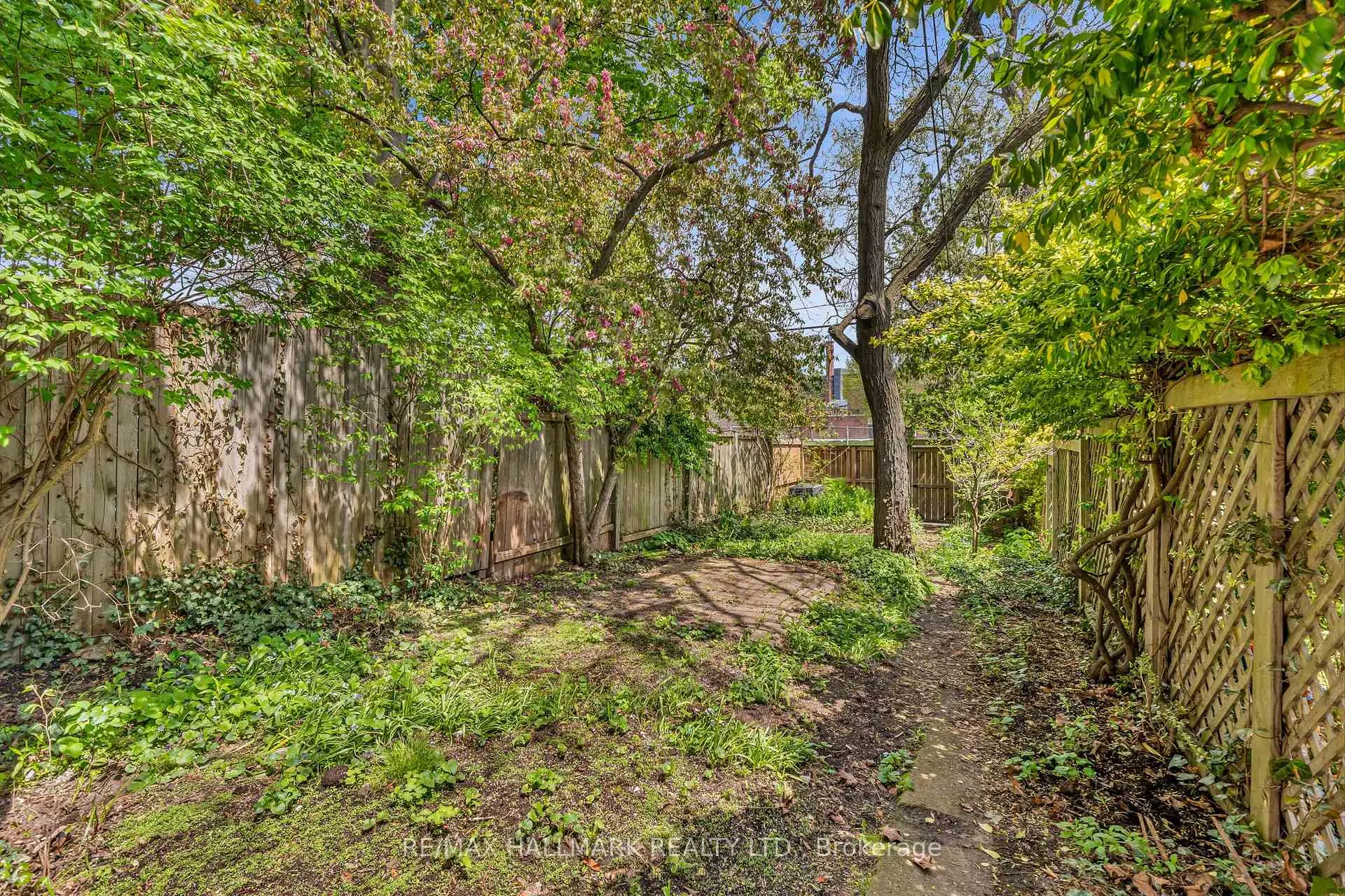 Photo 39 of 49 Ravina Crescent, Toronto, Blake-Jones — HOMEH