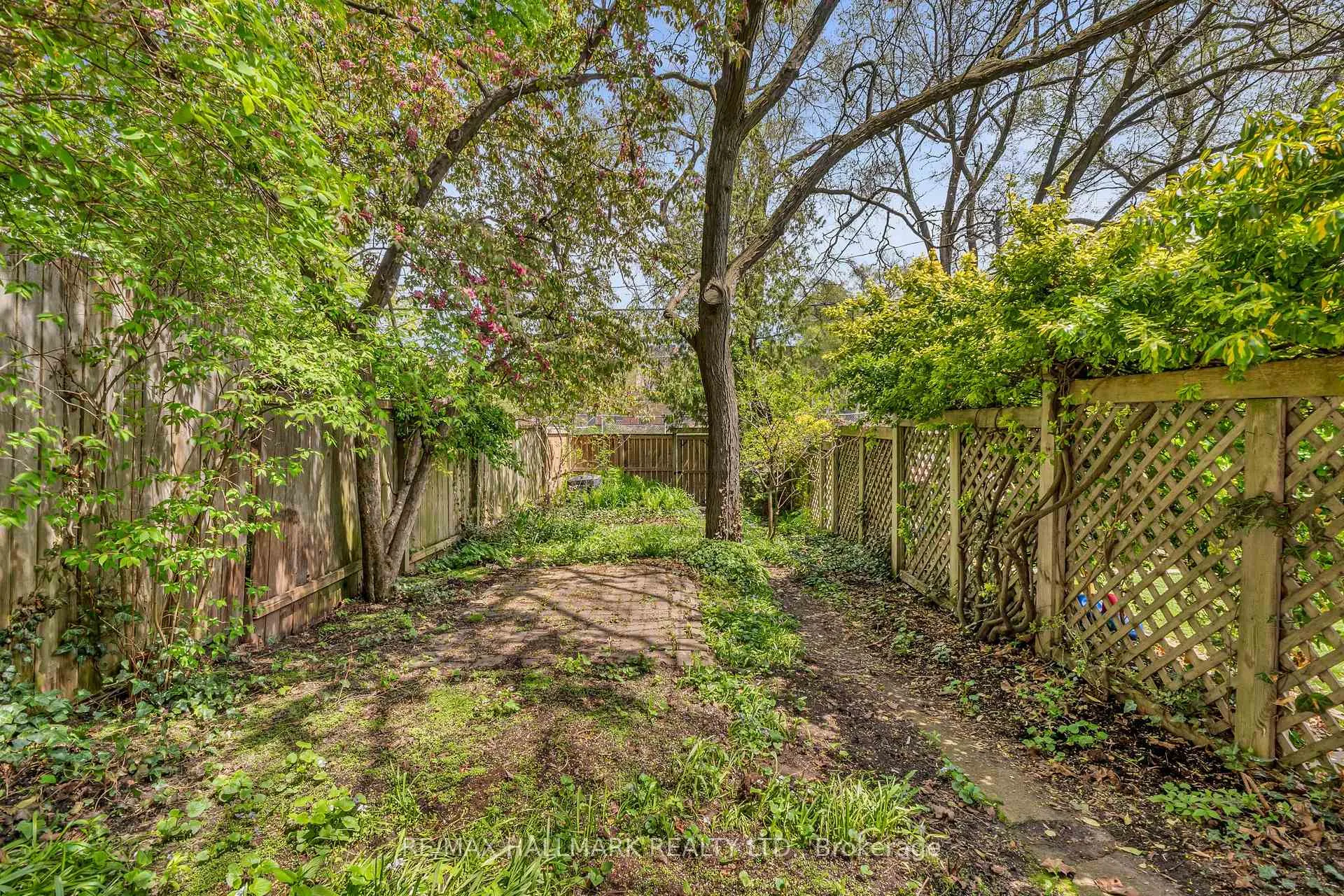 Photo 40 of 49 Ravina Crescent, Toronto, Blake-Jones — HOMEH
