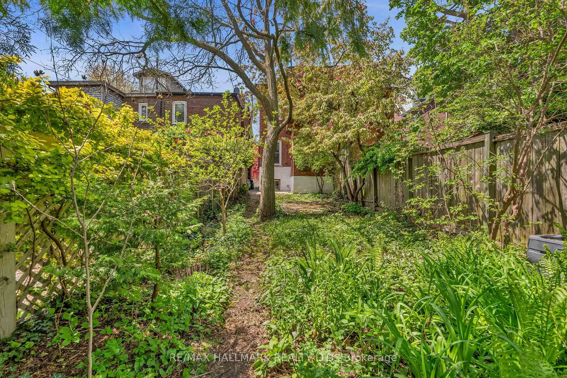 Photo 46 of 49 Ravina Crescent, Toronto, Blake-Jones — HOMEH