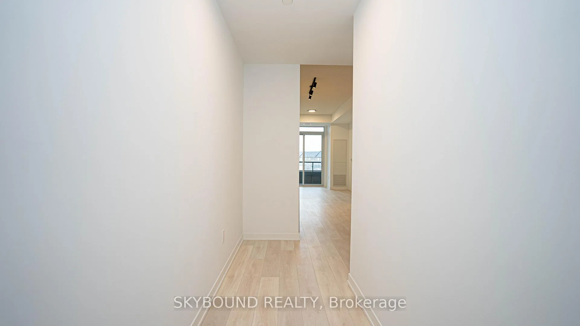 Photo 5 of Unit 336, 4878 Powers Common, Burlington, Alton — HOMEH