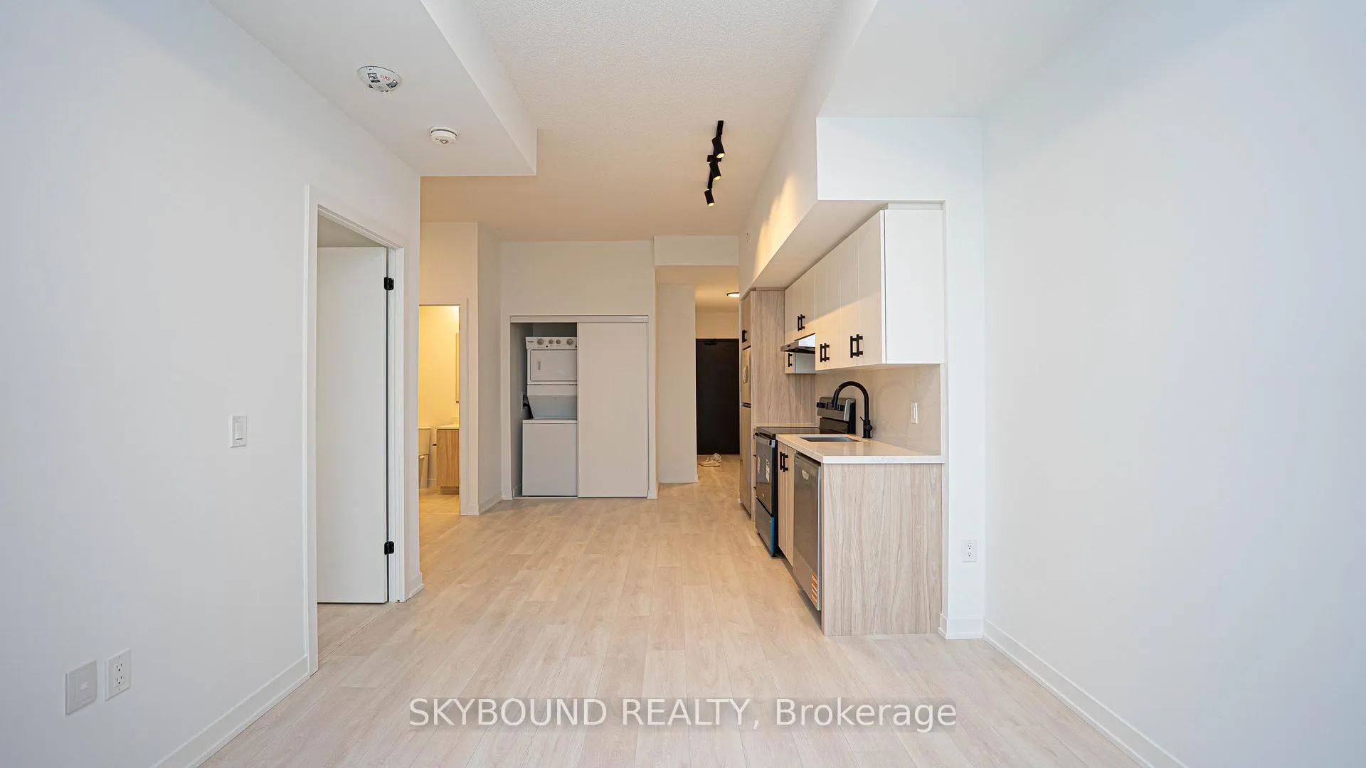 Photo 10 of Unit 336, 4878 Powers Common, Burlington, Alton — HOMEH