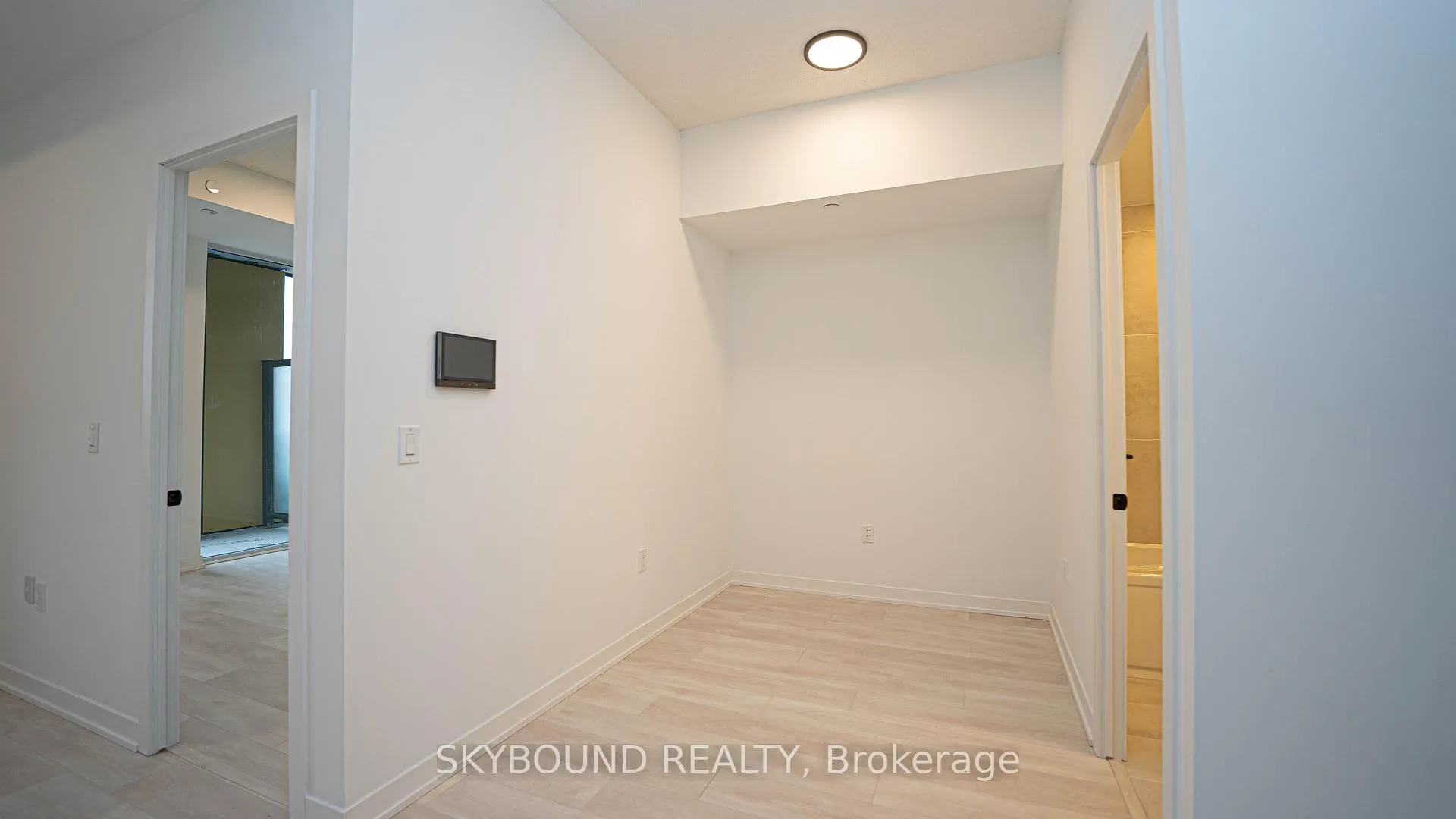 Photo 11 of Unit 336, 4878 Powers Common, Burlington, Alton — HOMEH