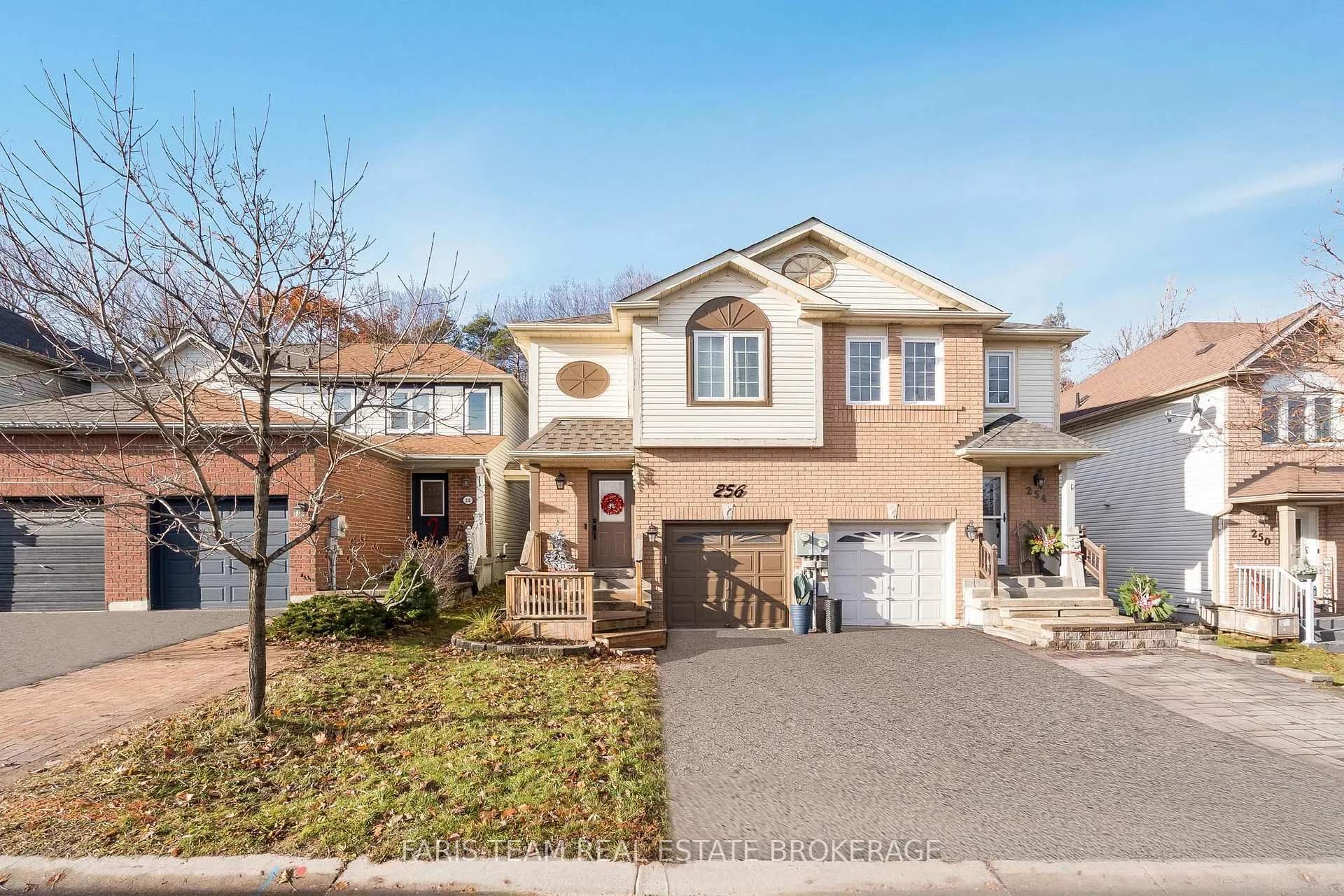 Photo 2 of 256 Ferndale Drive S, Barrie, Ardagh — HOMEH