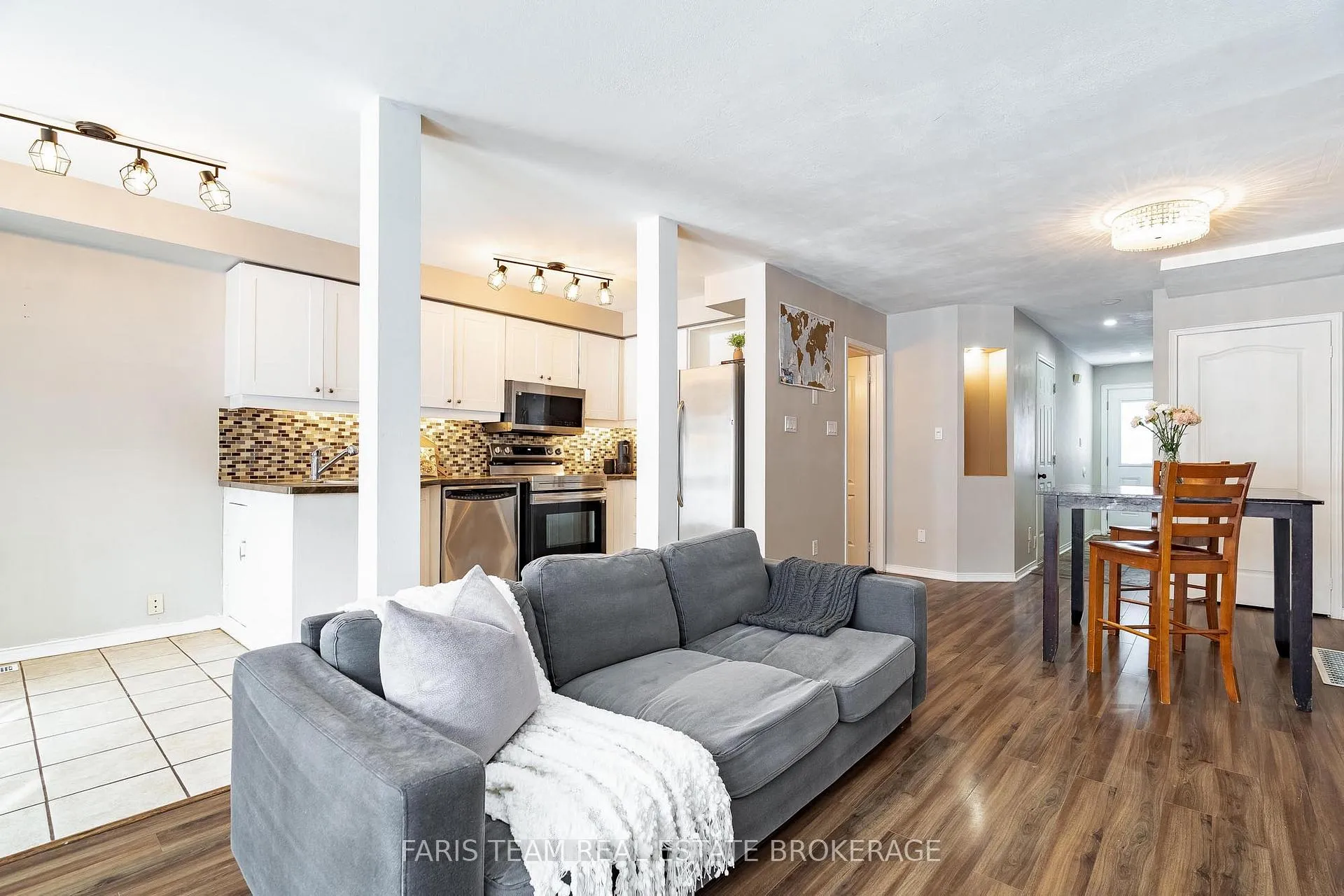 Photo 16 of 256 Ferndale Drive S, Barrie, Ardagh — HOMEH