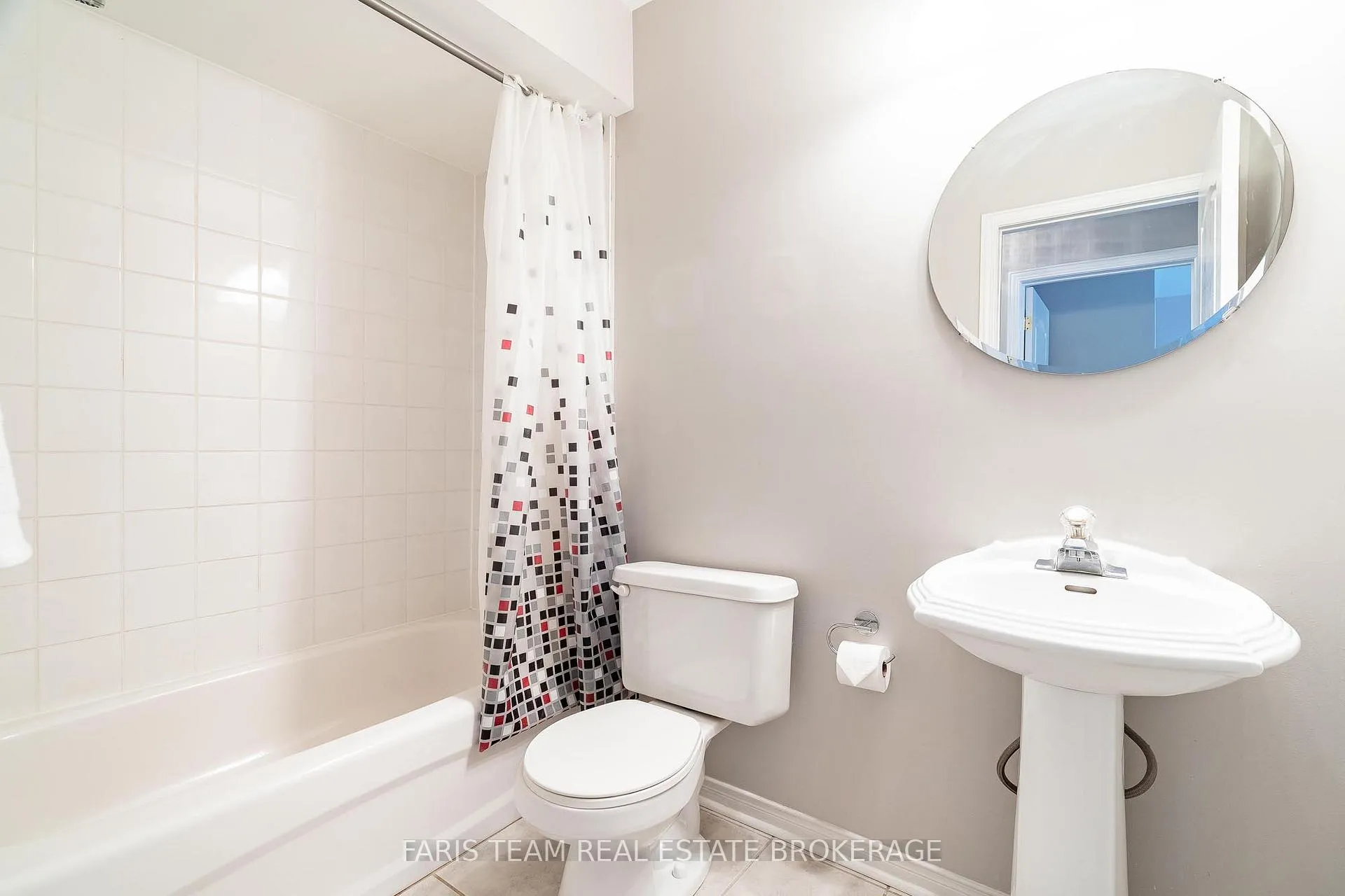 Photo 26 of 256 Ferndale Drive S, Barrie, Ardagh — HOMEH