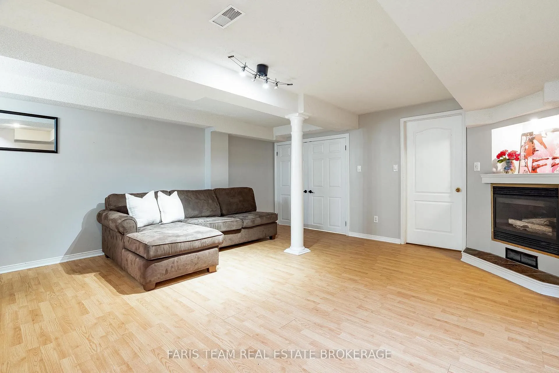 Photo 28 of 256 Ferndale Drive S, Barrie, Ardagh — HOMEH