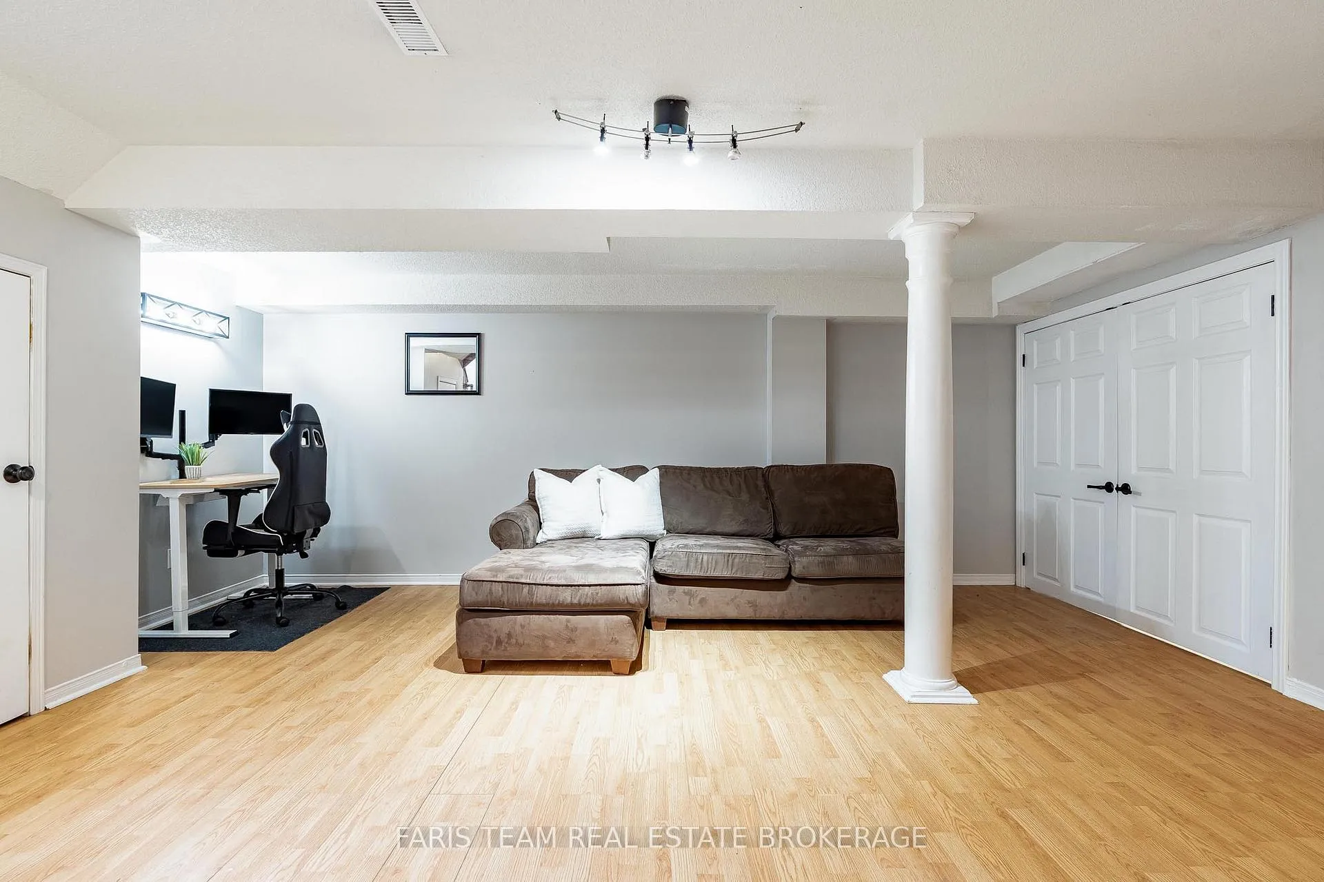 Photo 29 of 256 Ferndale Drive S, Barrie, Ardagh — HOMEH