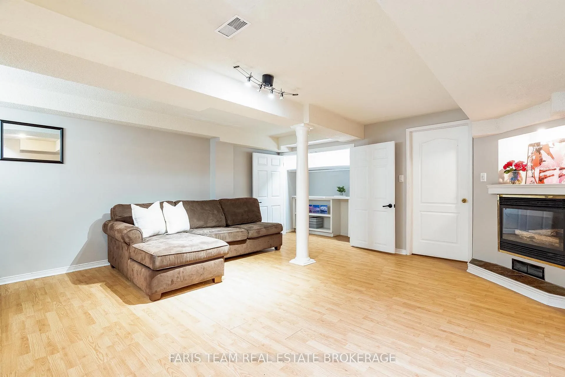 Photo 33 of 256 Ferndale Drive S, Barrie, Ardagh — HOMEH