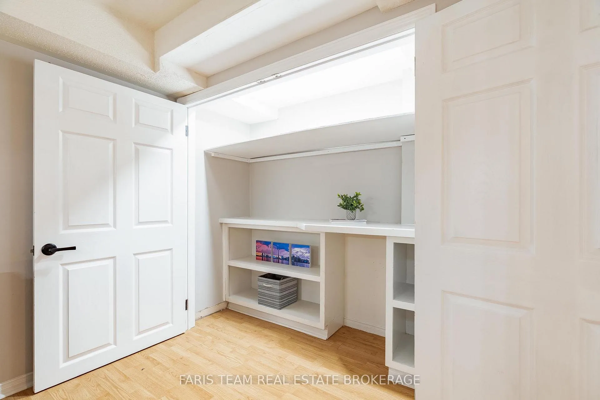 Photo 34 of 256 Ferndale Drive S, Barrie, Ardagh — HOMEH