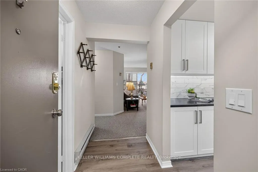 Photo 4 of Unit 208, 6 Niagara Street, Grimsby, Grimsby West — HOMEH