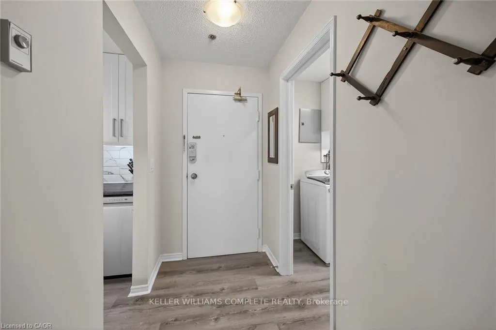 Photo 5 of Unit 208, 6 Niagara Street, Grimsby, Grimsby West — HOMEH