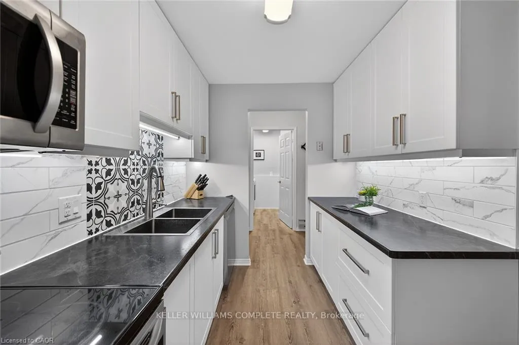 Photo 6 of Unit 208, 6 Niagara Street, Grimsby, Grimsby West — HOMEH