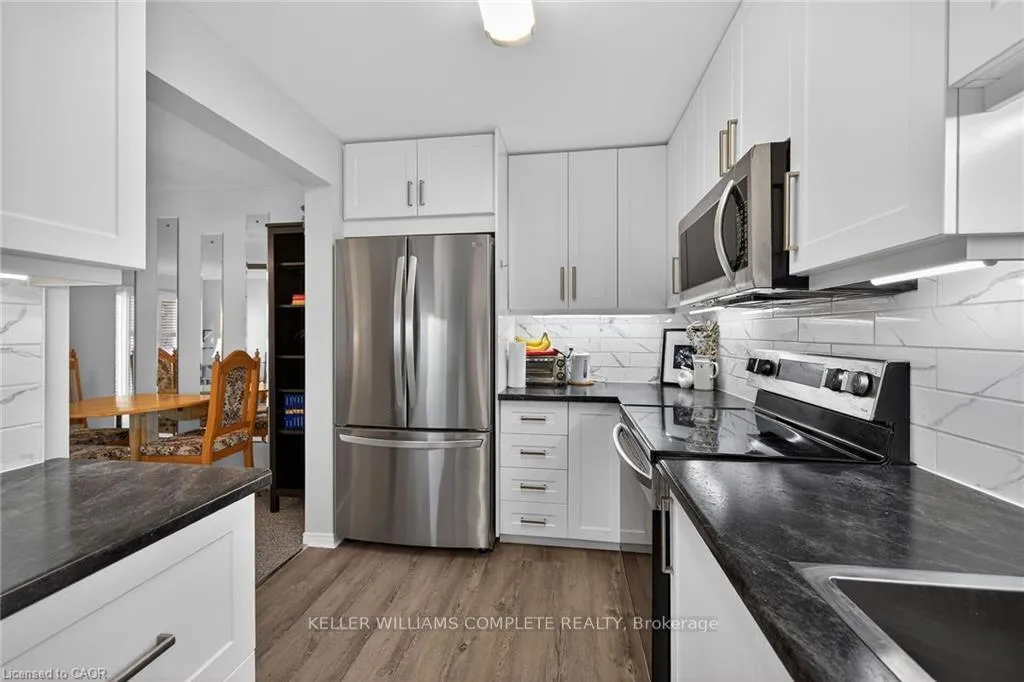 Photo 8 of Unit 208, 6 Niagara Street, Grimsby, Grimsby West — HOMEH