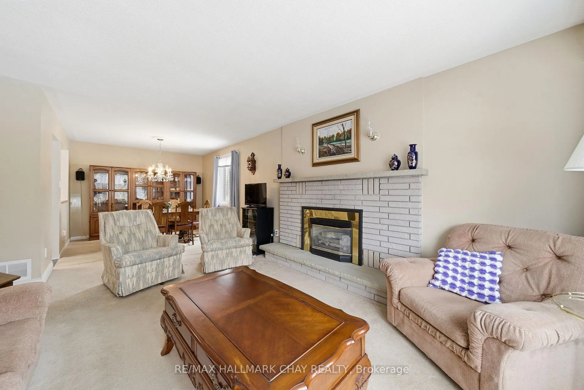 Photo 7 of 5 Austen Lane, Barrie, Letitia Heights — HOMEH