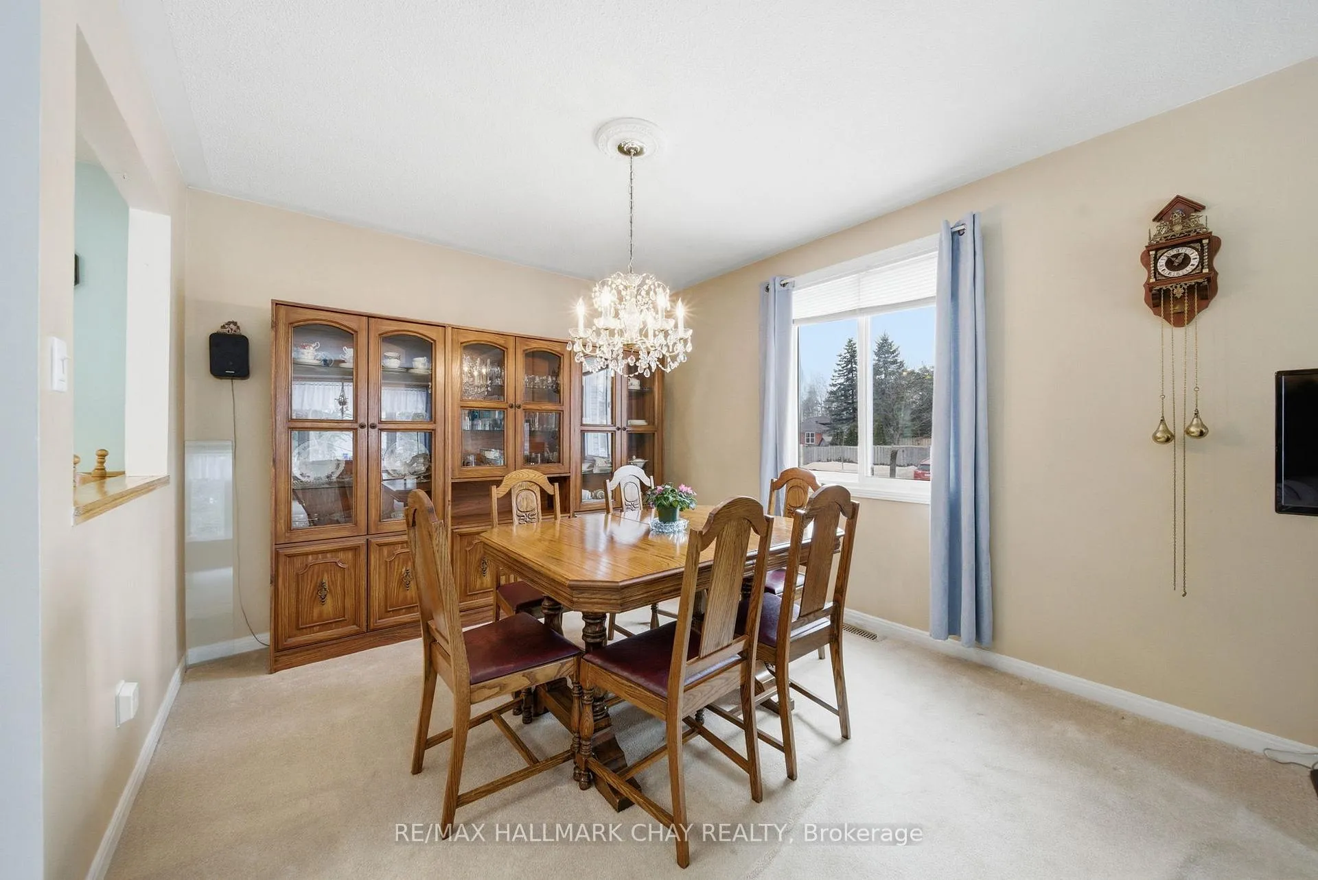 Photo 9 of 5 Austen Lane, Barrie, Letitia Heights — HOMEH