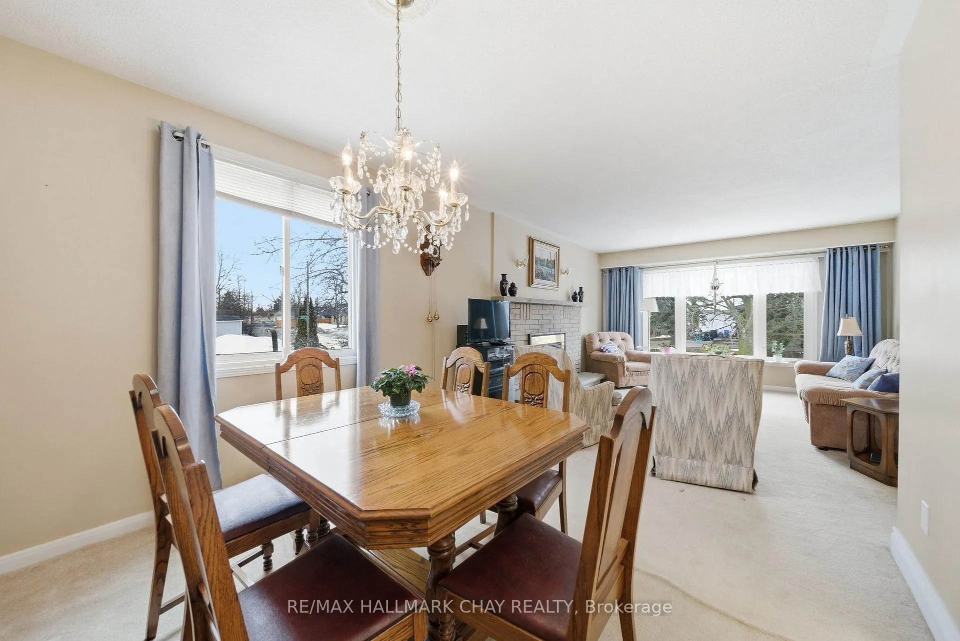 Photo 10 of 5 Austen Lane, Barrie, Letitia Heights — HOMEH