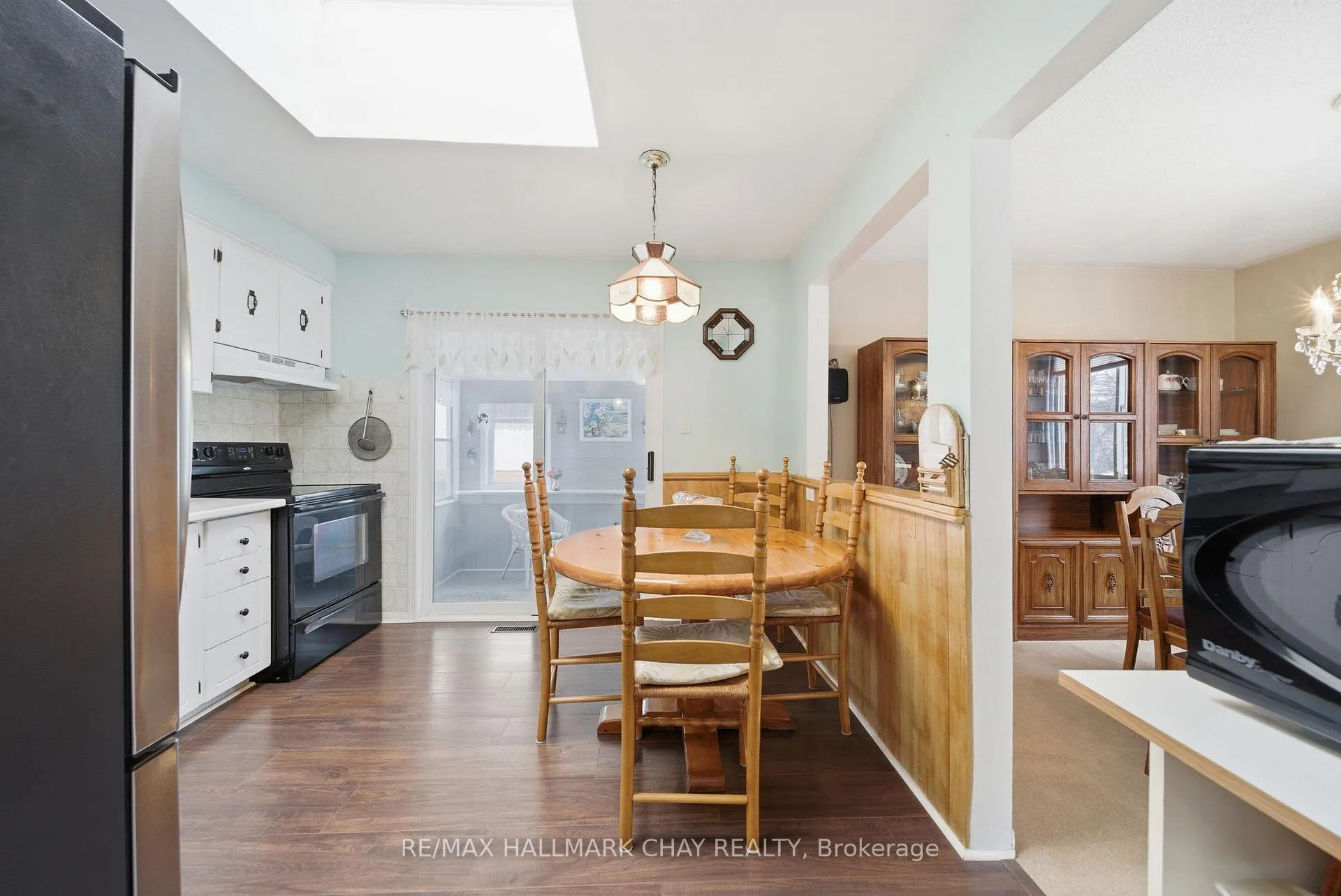 Photo 11 of 5 Austen Lane, Barrie, Letitia Heights — HOMEH
