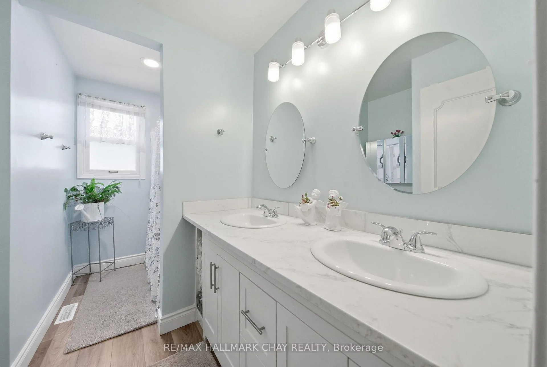 Photo 16 of 5 Austen Lane, Barrie, Letitia Heights — HOMEH